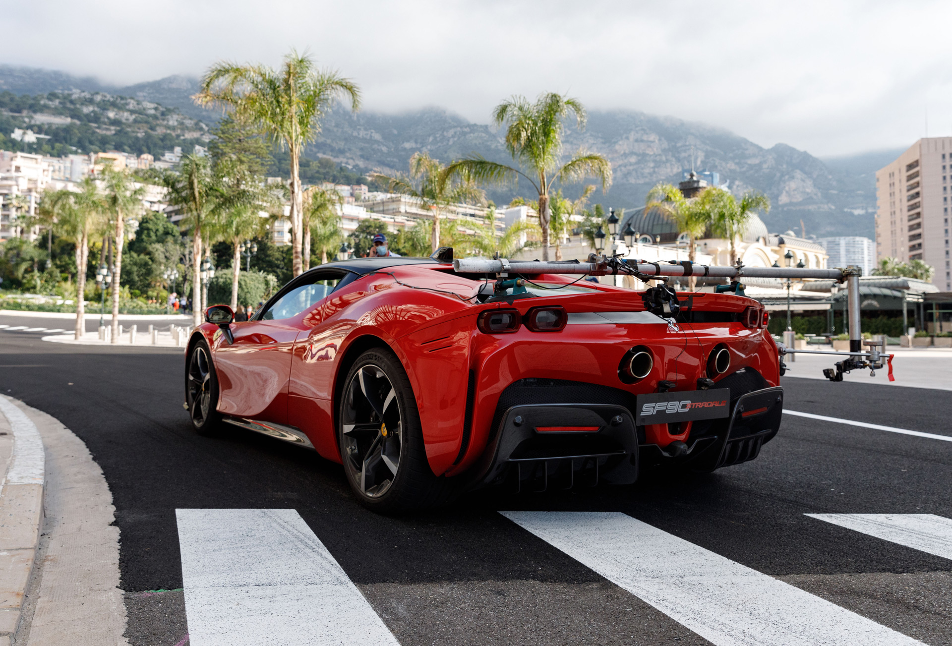 ferrari - 2019 - [Ferrari] SF90 Stradale - Page 4 Ferrari-sf90-during-filming-of-le-grand-rendez-vous-in-monaco_100747591_h