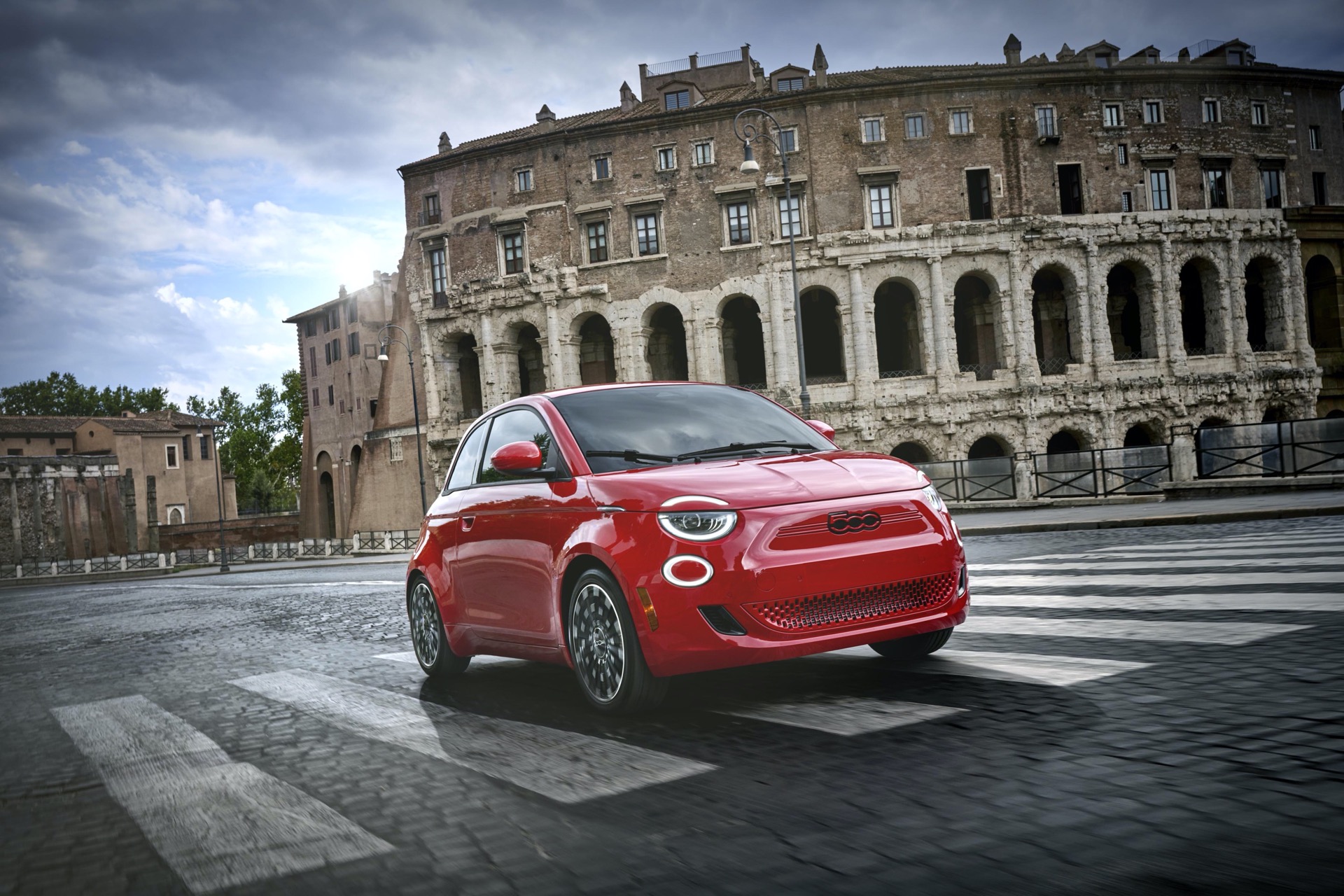 Fiat 500e electric car may gain gas option Auto Recent