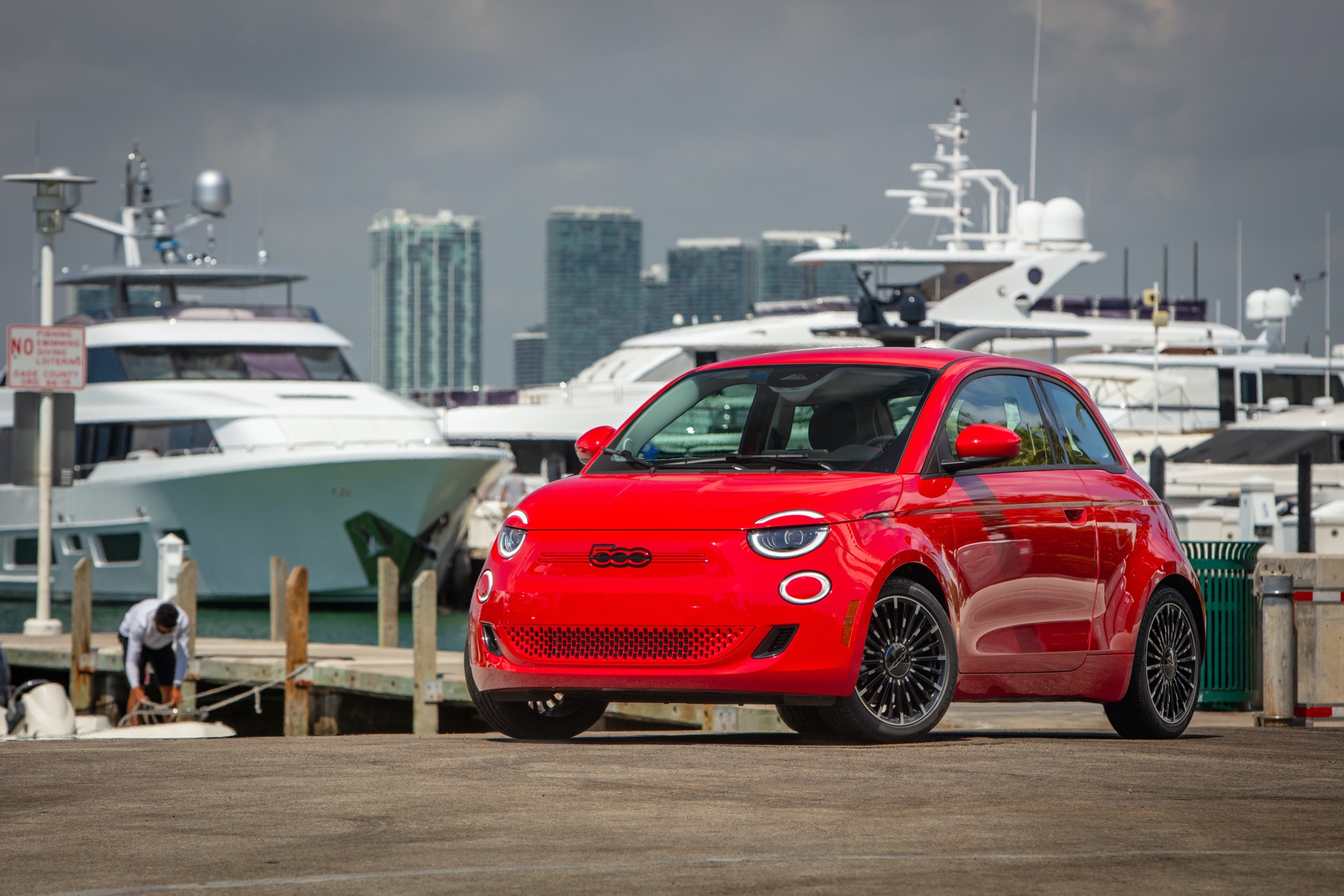 Fiat 500e electric car to spawn variant with gas engine Fiat 500e electric car to spawn variant with gas engine