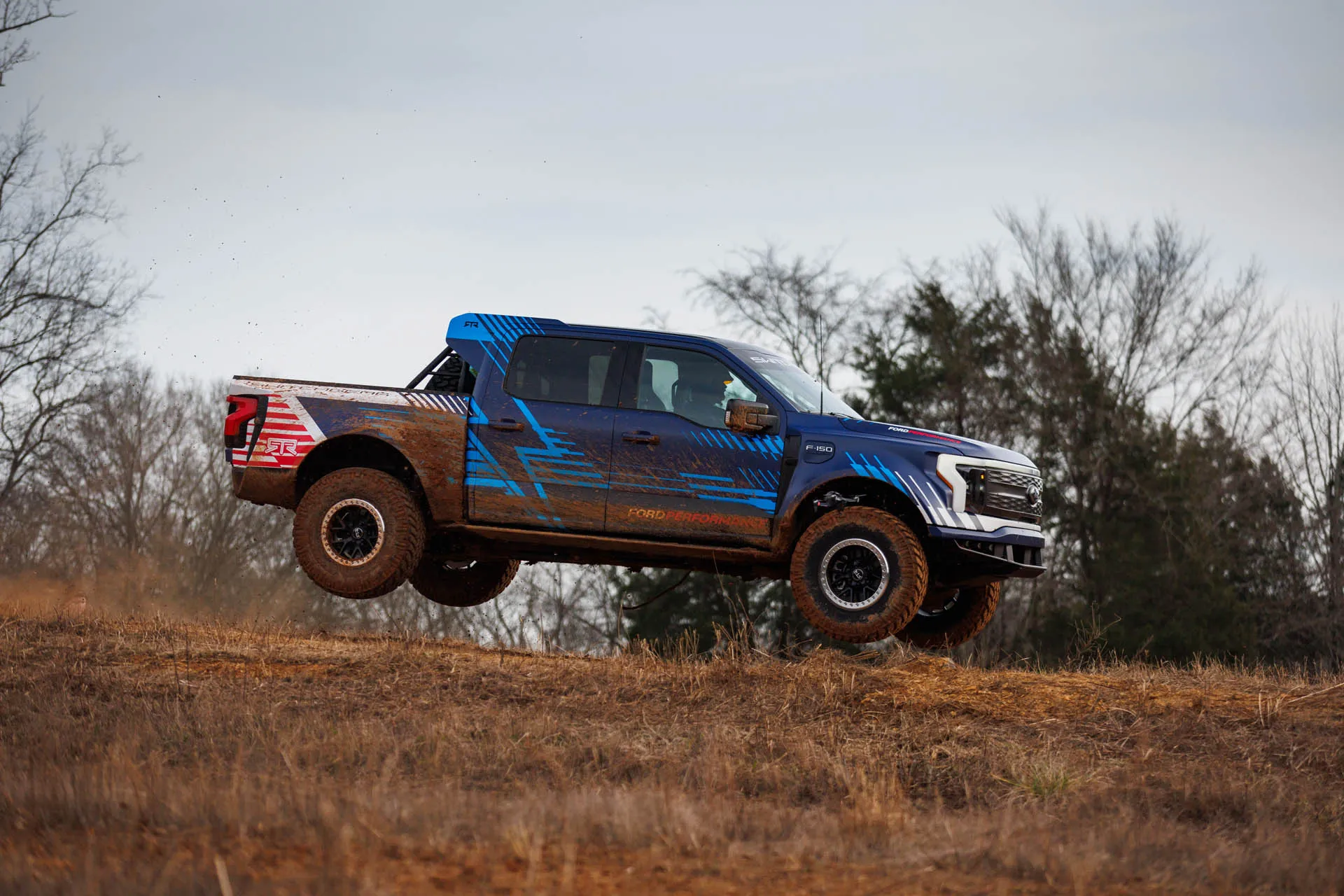 Photo of Ford F-150 Lightning Switchgear delivers avenue truck or off-road efficiency