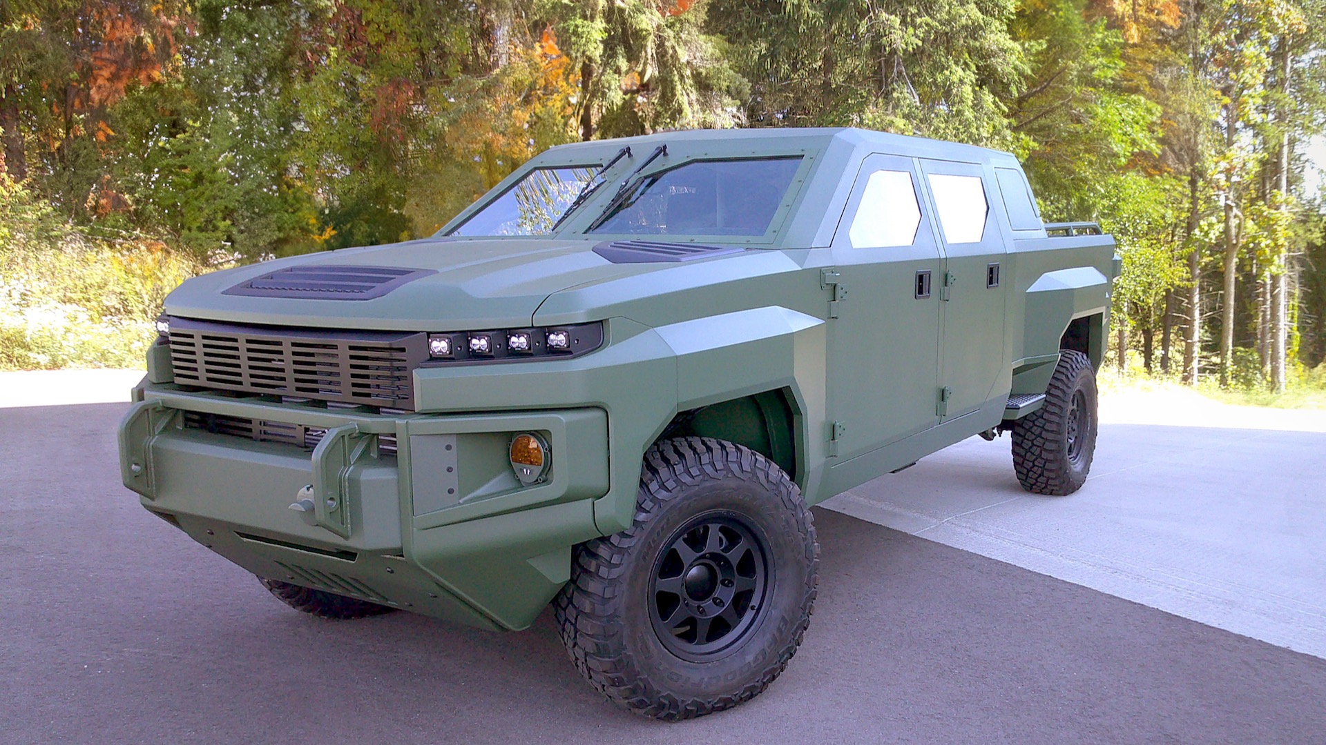 GM’s new military truck is an electric Silverado HD with diesel fumes GM’s new military truck is an electric Silverado HD with diesel fumes