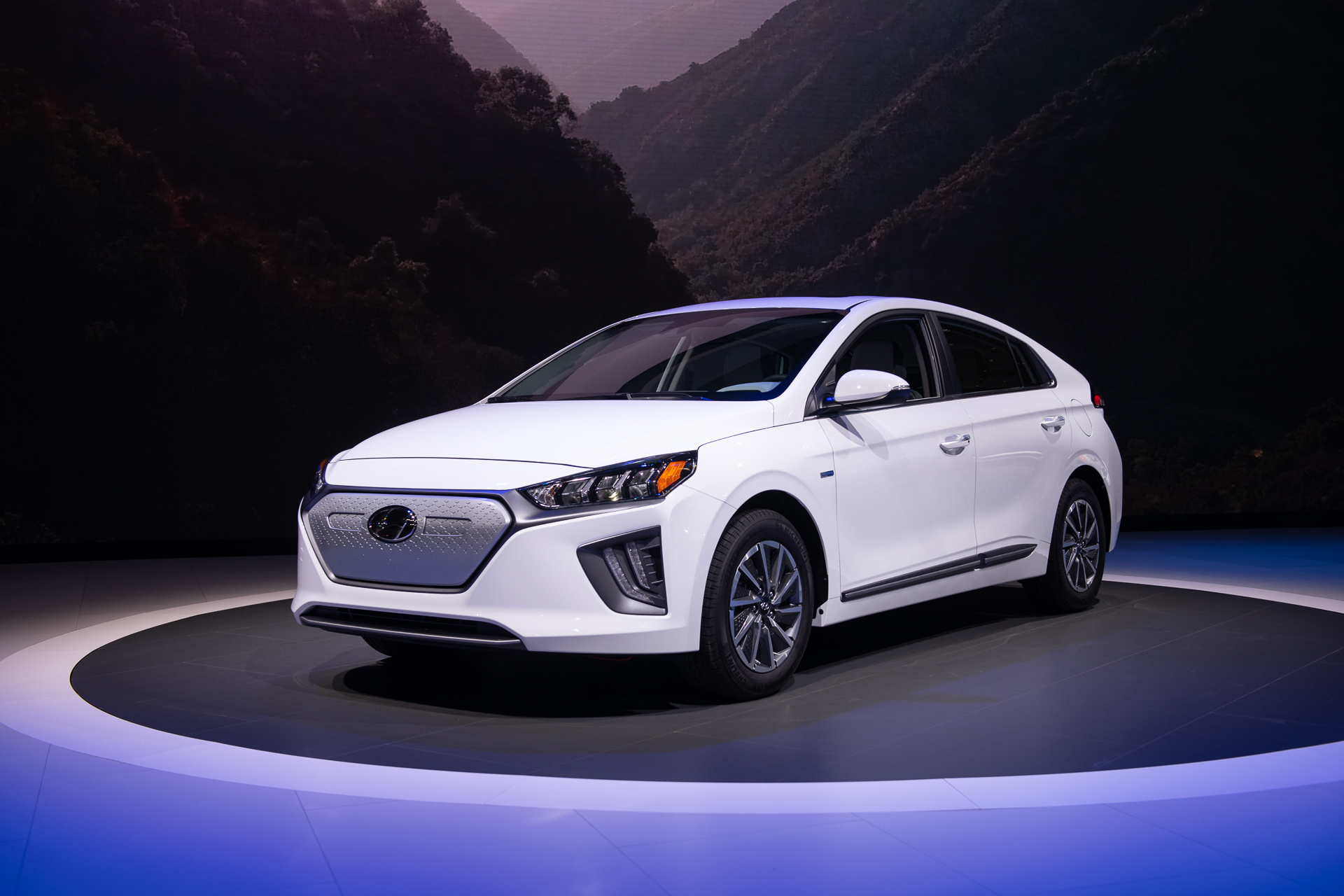 2020 Hyundai Ioniq Electric 170 mile EV Inherits Good Stuff From Kona 