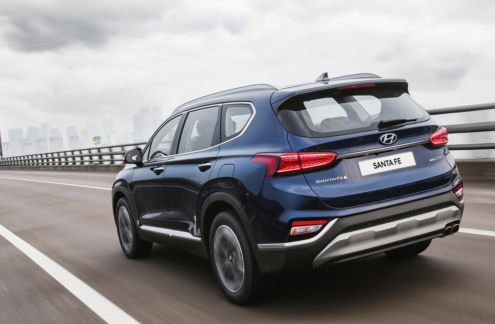 2019 Hyundai Santa Fe launched with diesel hybrid, plugin hybrid for