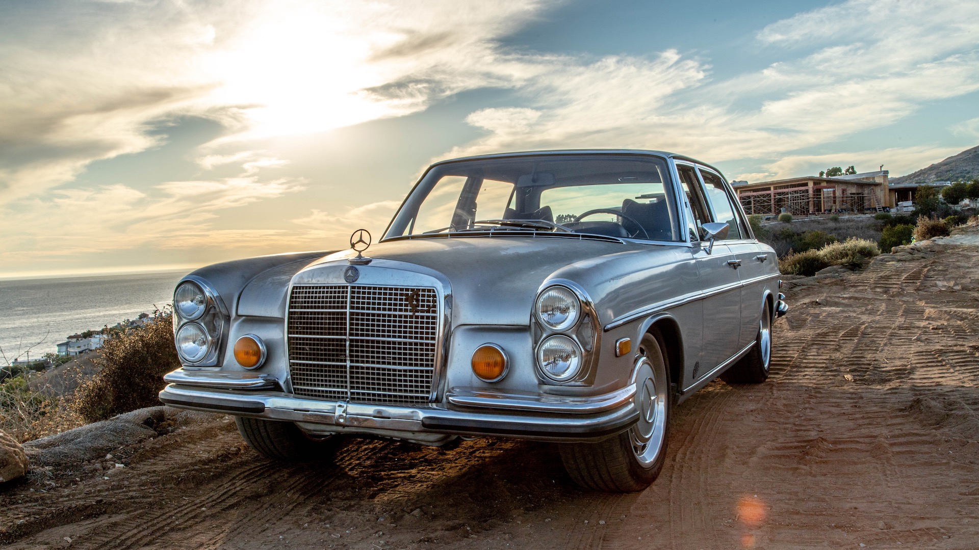 Icon modernizes a 1971 Mercedes-Benz 300SEL while preserving patina Auto Recent