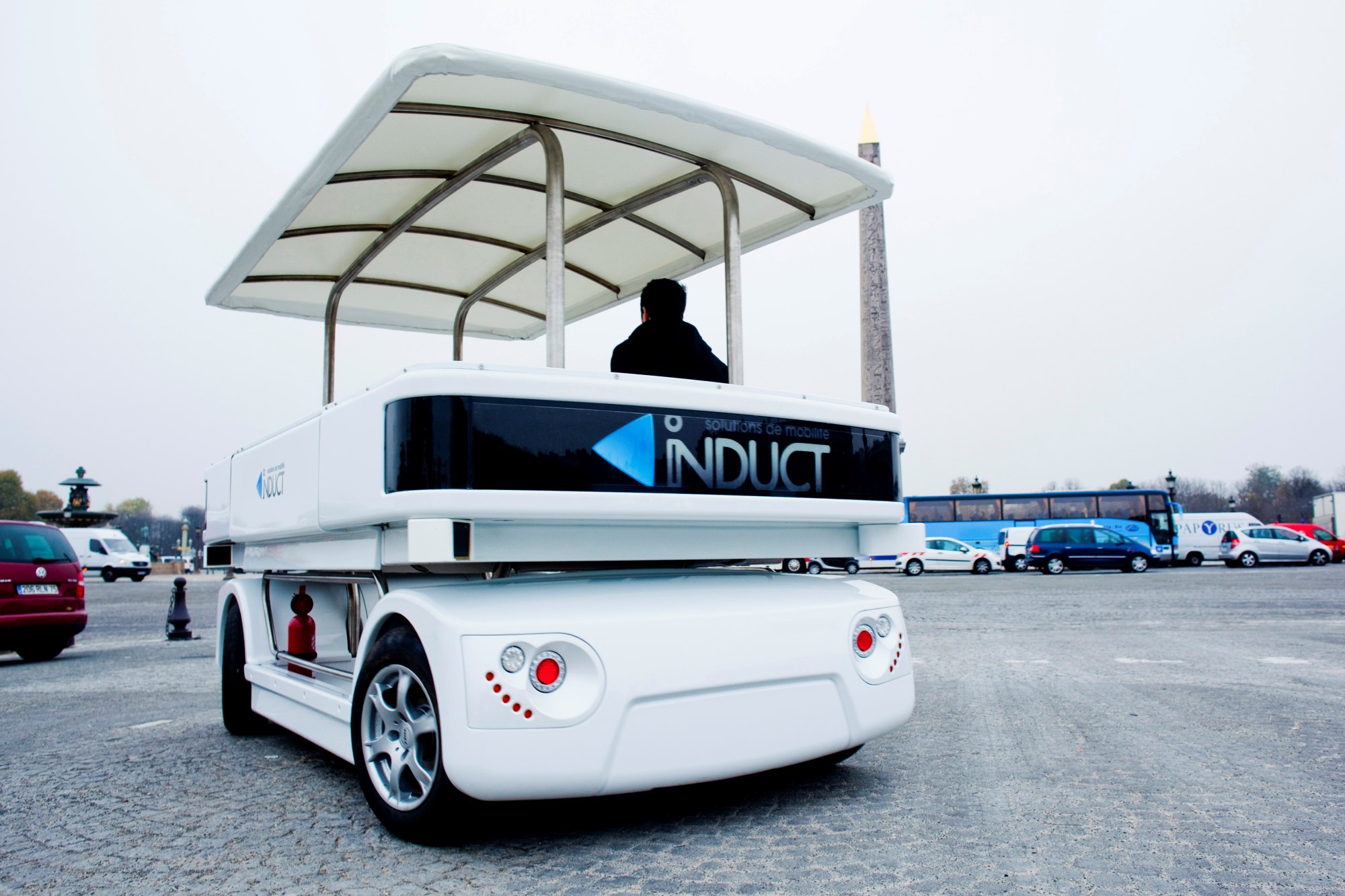 SelfDriving Electric Shuttle Demoed At Circuit Of The Americas Video