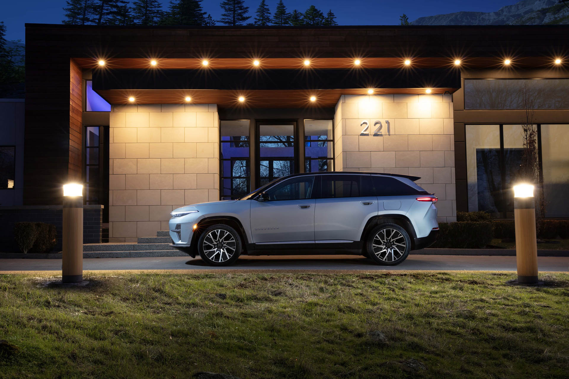 2025 Jeep Wagoneer S Limited arrives for ,995