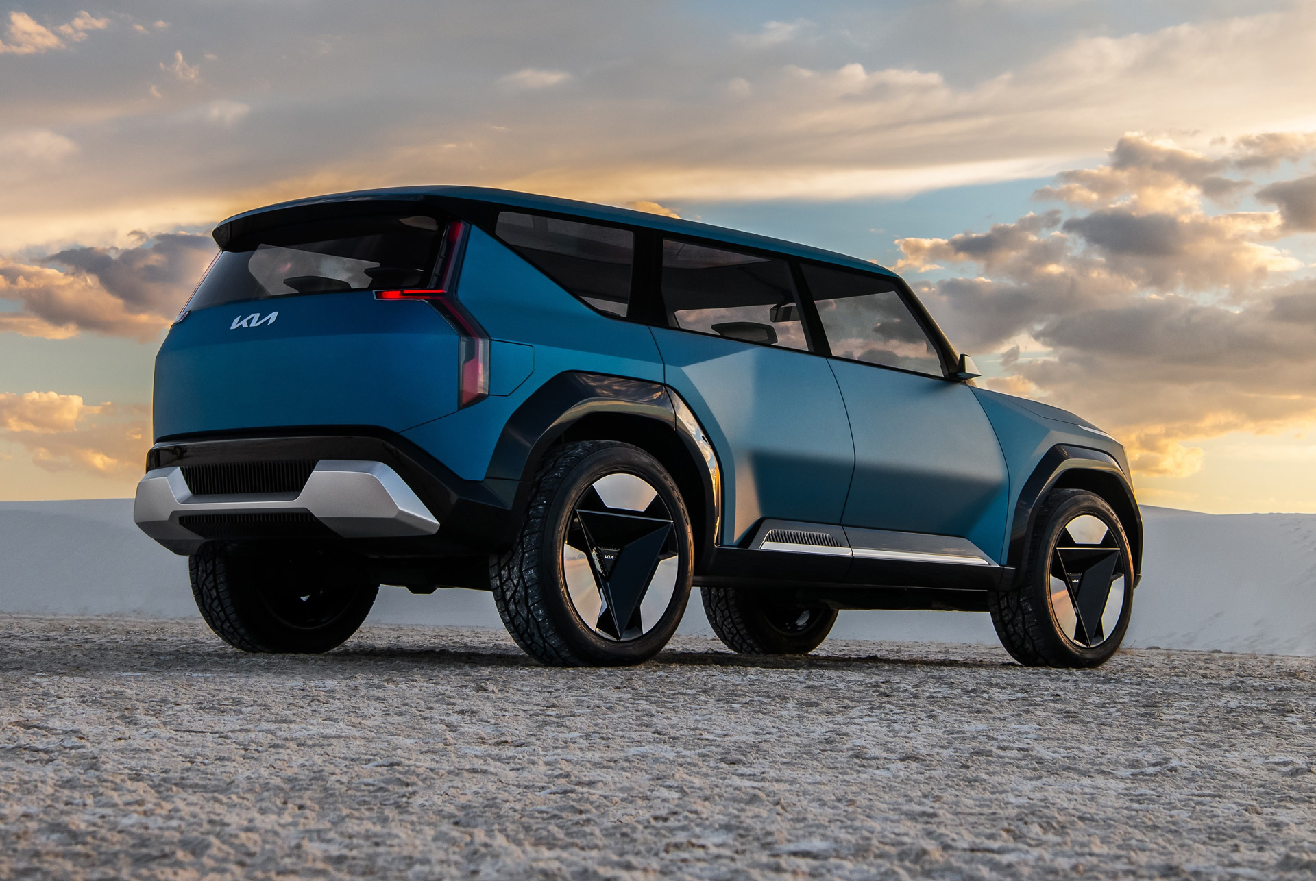 2024 Kia EV9 spy shots and video Rugged electric SUV hits the 'Ring