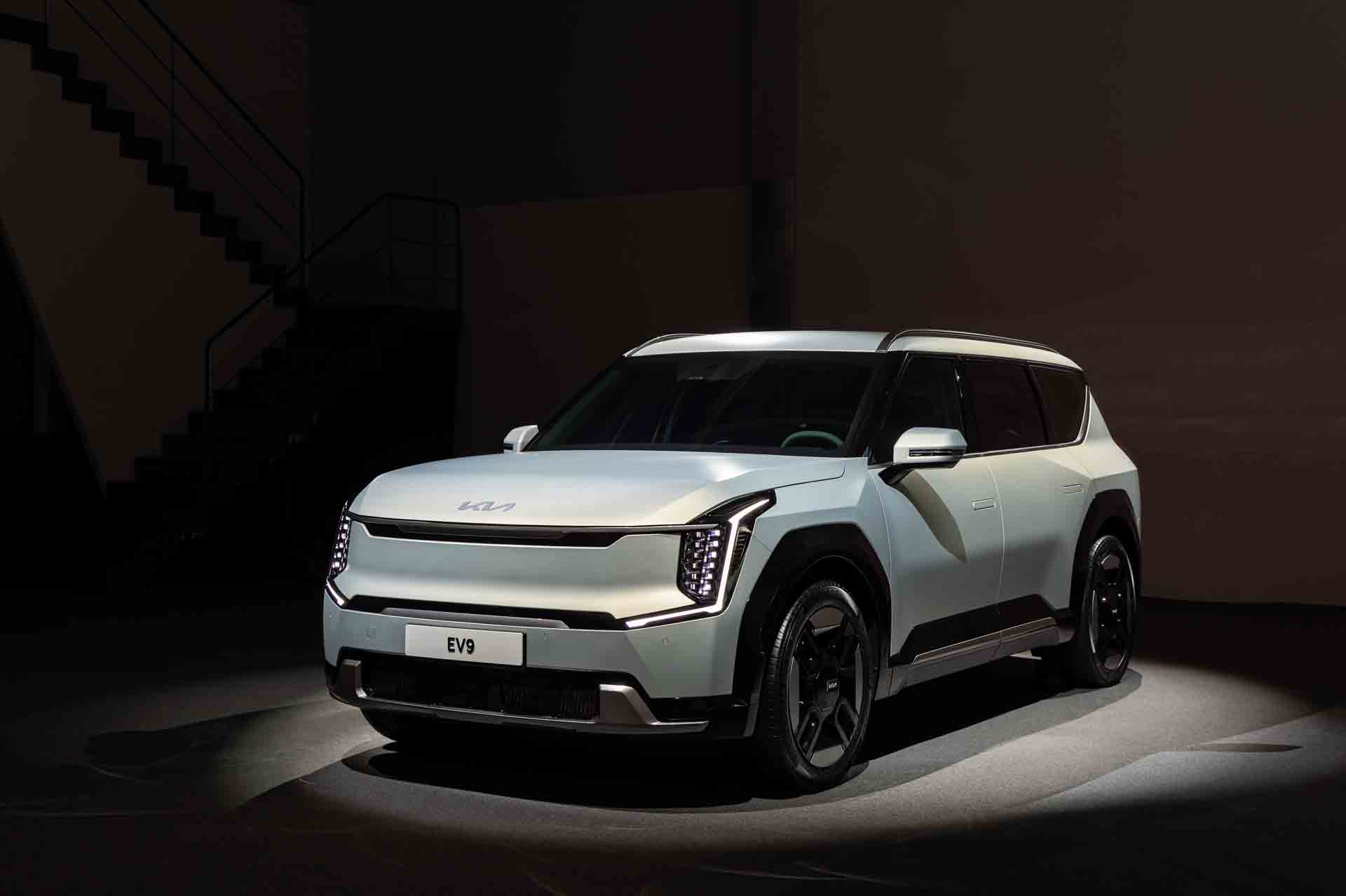 2024 Kia EV9 3row electric SUV squares off with luxury makes