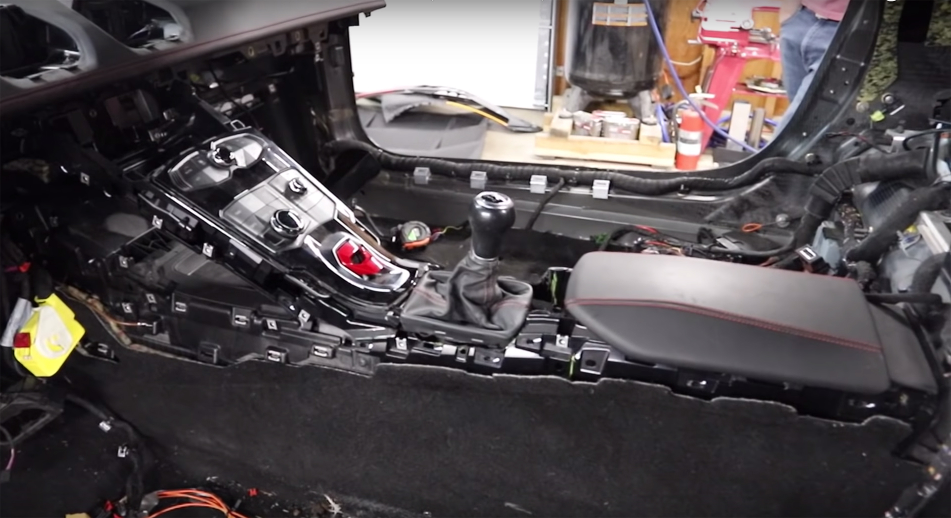 A Lamborghini Huracan with a manual transmission is officially a thing