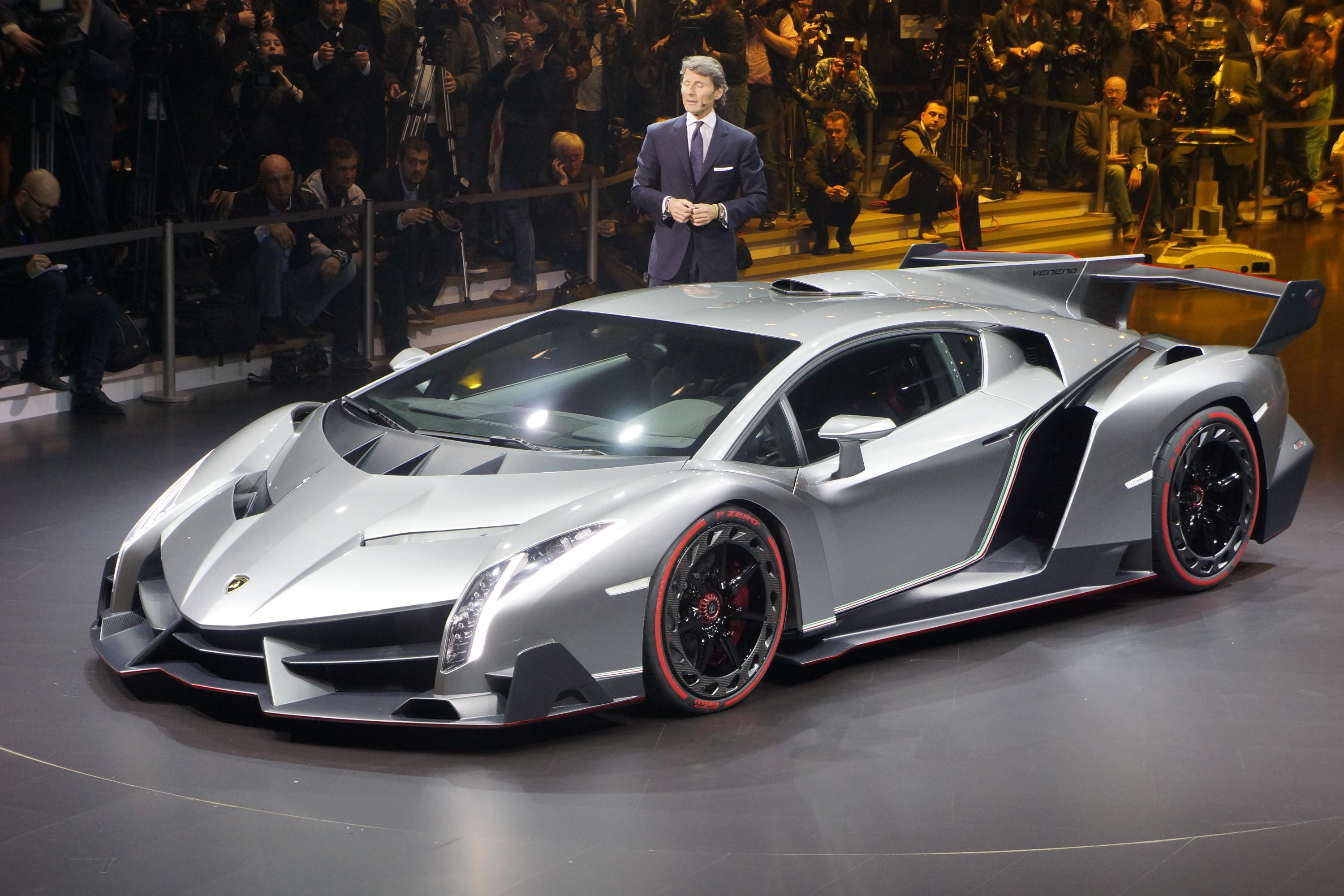 Lamborghini Veneno debuts in Geneva: Live photos