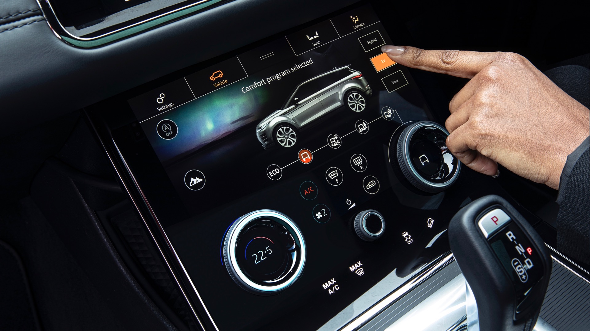 Land Rover plug-in hybrid lineup expands with downsized engine, bigger ...