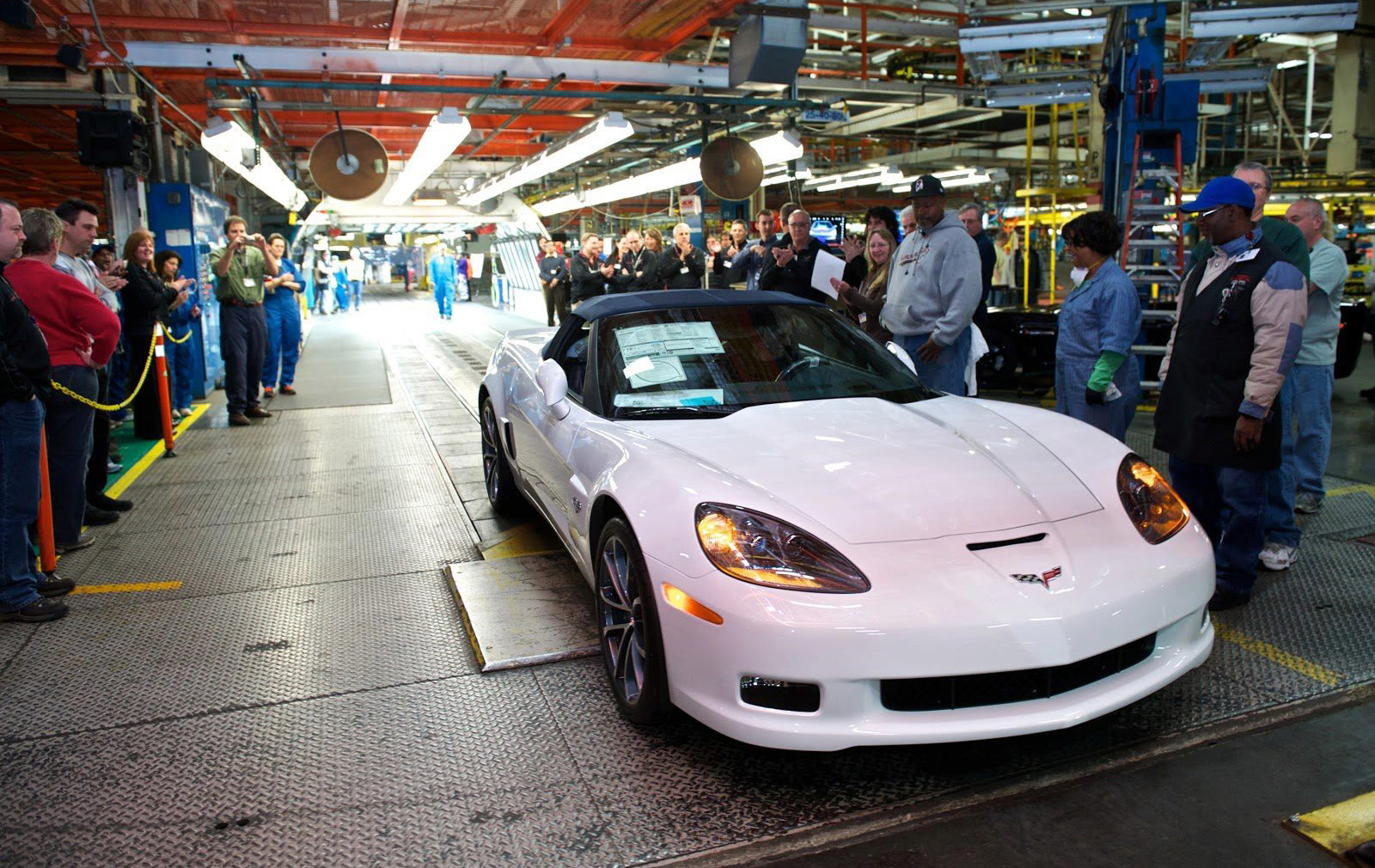 last c6 chevrolet corvette rolls off the line last c6 chevrolet corvette rolls off