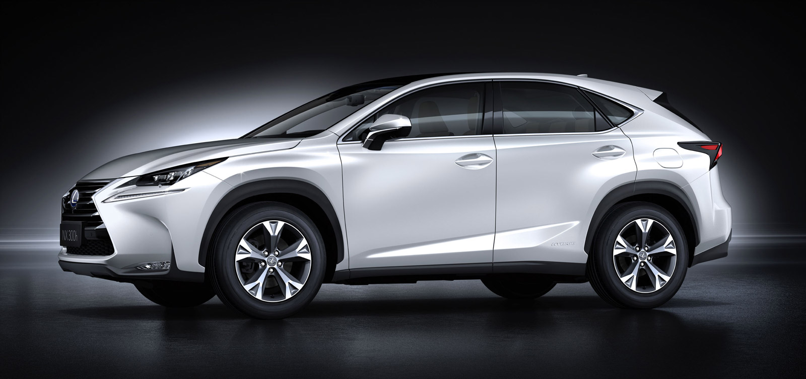 【レクサスNX】
純正ホイール&スタッドレスタイヤ4本set 2015 Lexus NX Priced From $35,405
