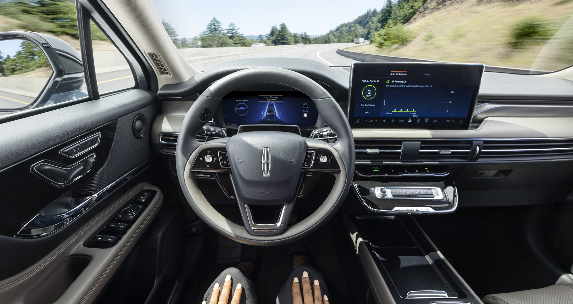 Preview 2023 Lincoln Corsair debuts with automatic lane changecapable