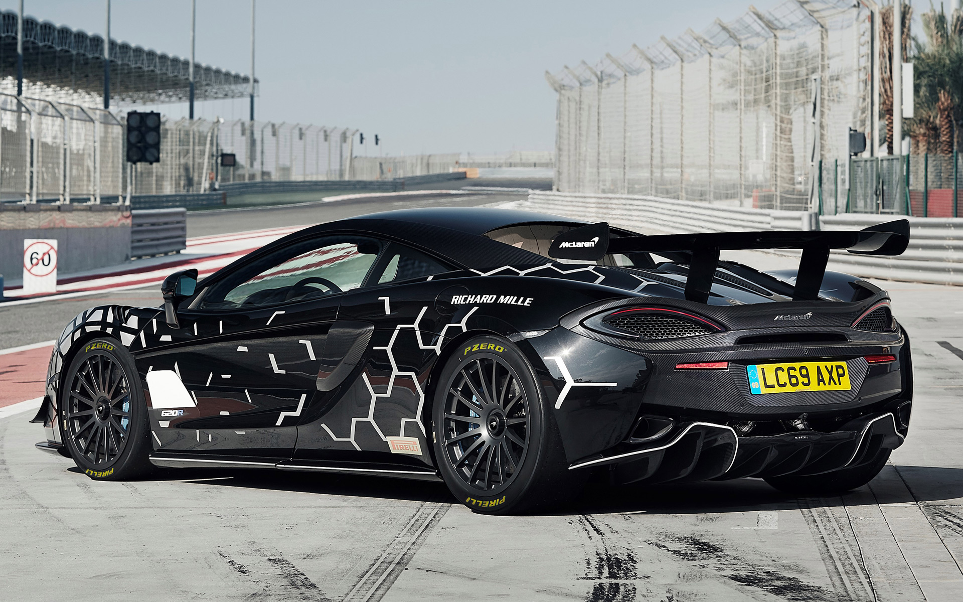 McLaren 620R revealed as race car for the road