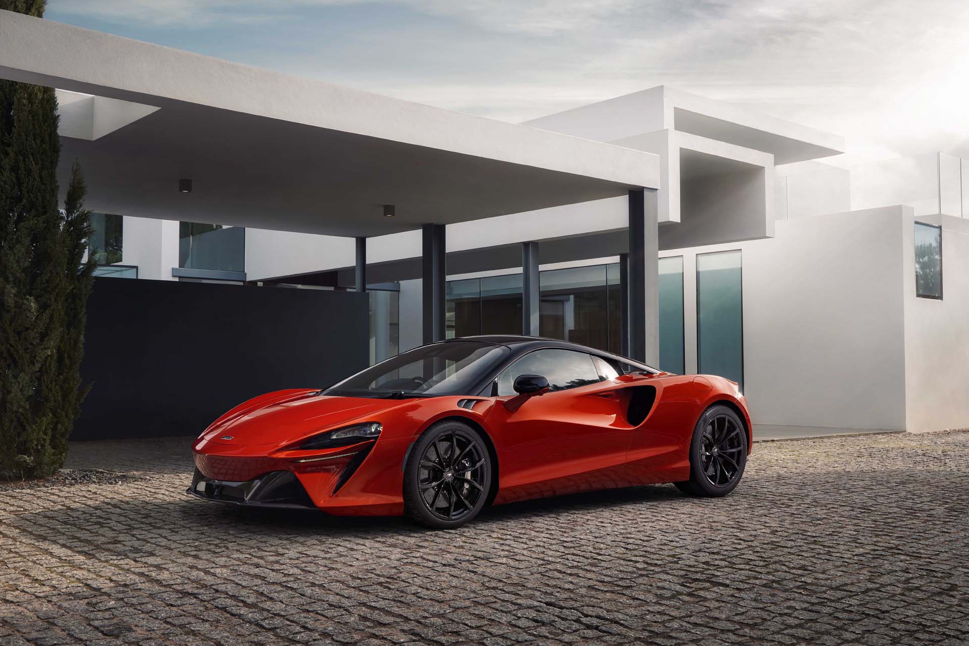 2022 McLaren Artura, 2022 GMC Hummer EV, Aston Martin Valkyrie: This Week’s Prime Pictures Auto Recent