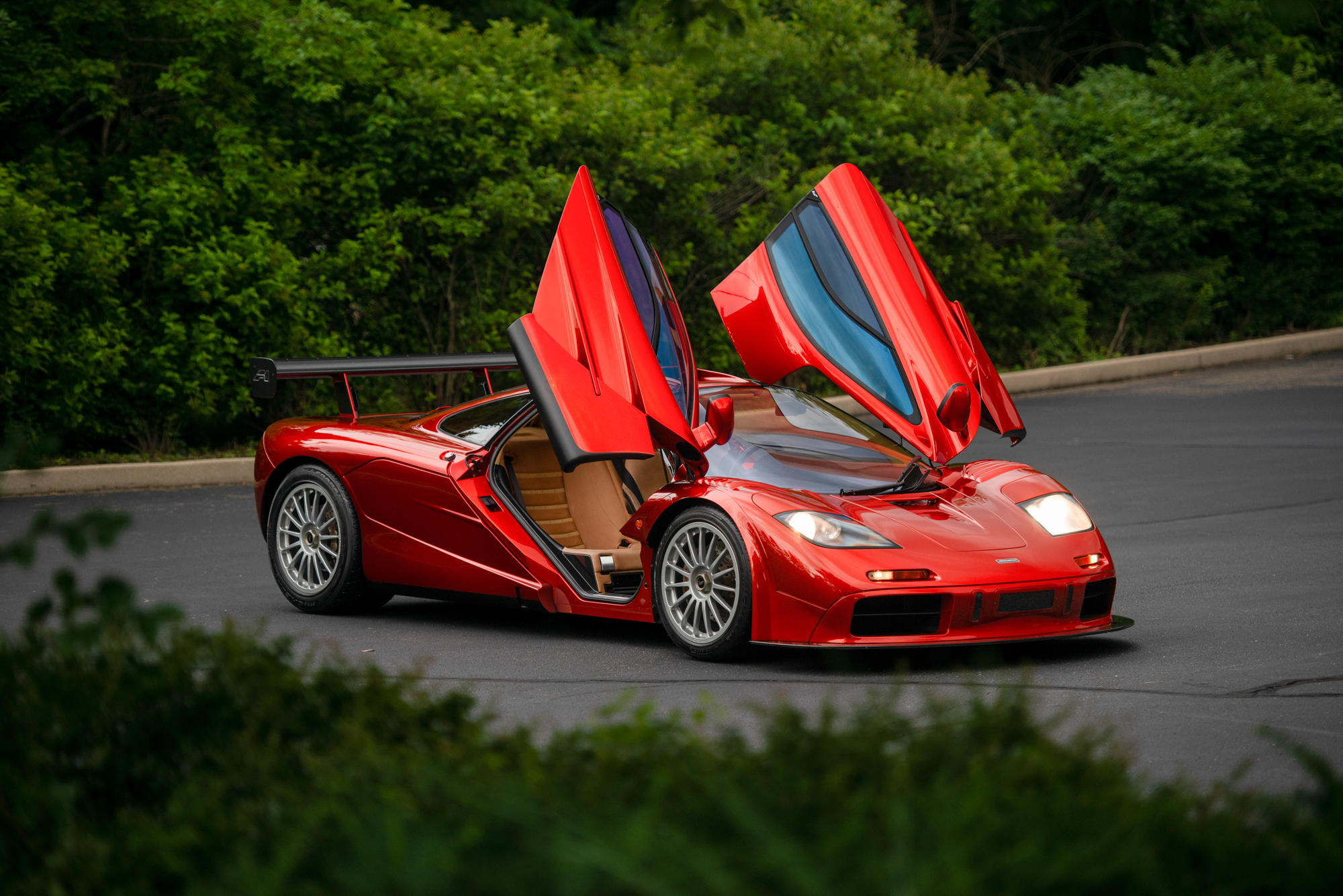 Gensidig Fryse forbi This street-legal 1998 McLaren F1 LM is up for sale, again