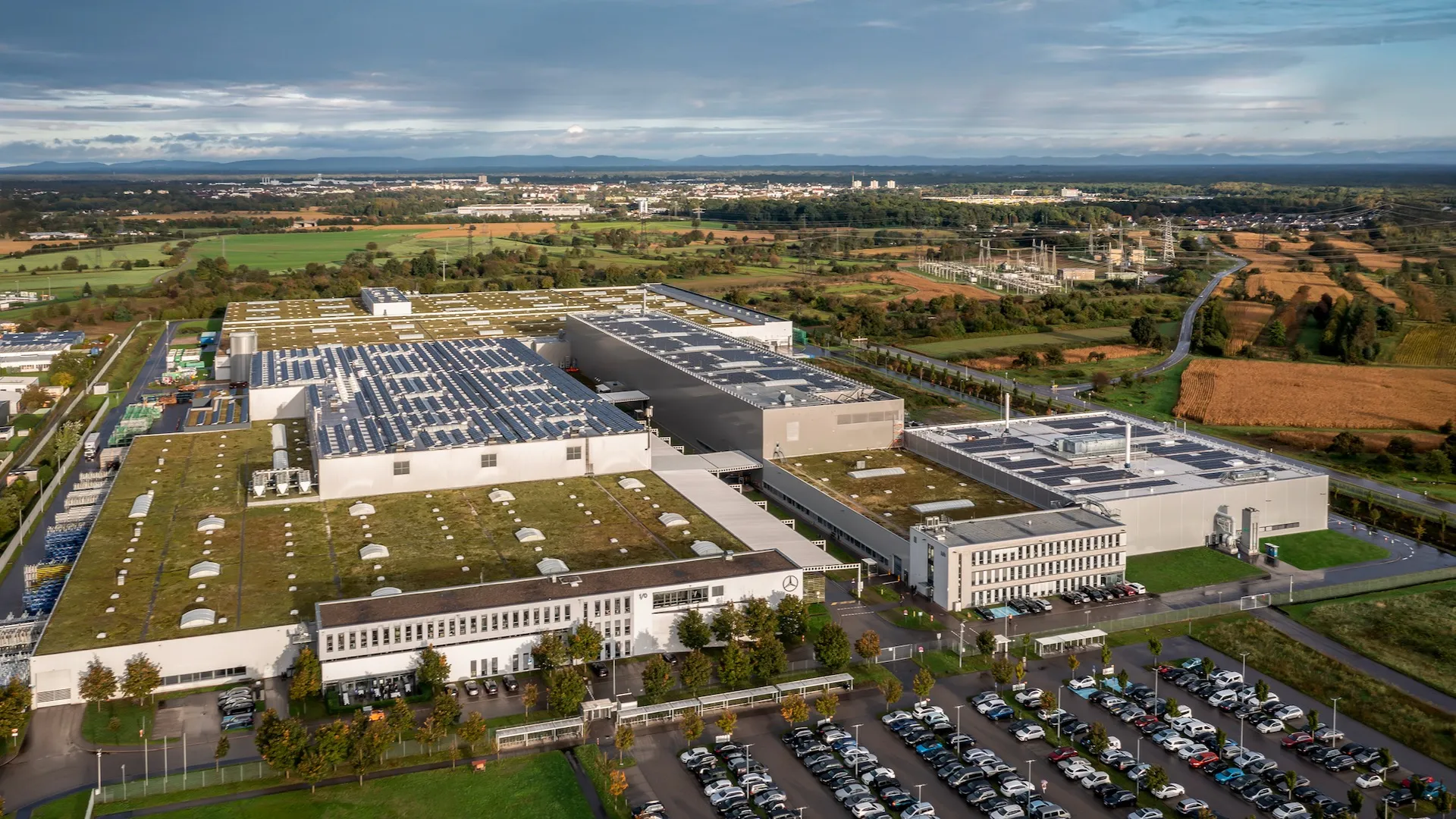 Mercedes-Benz opens battery recycling plant in Germany