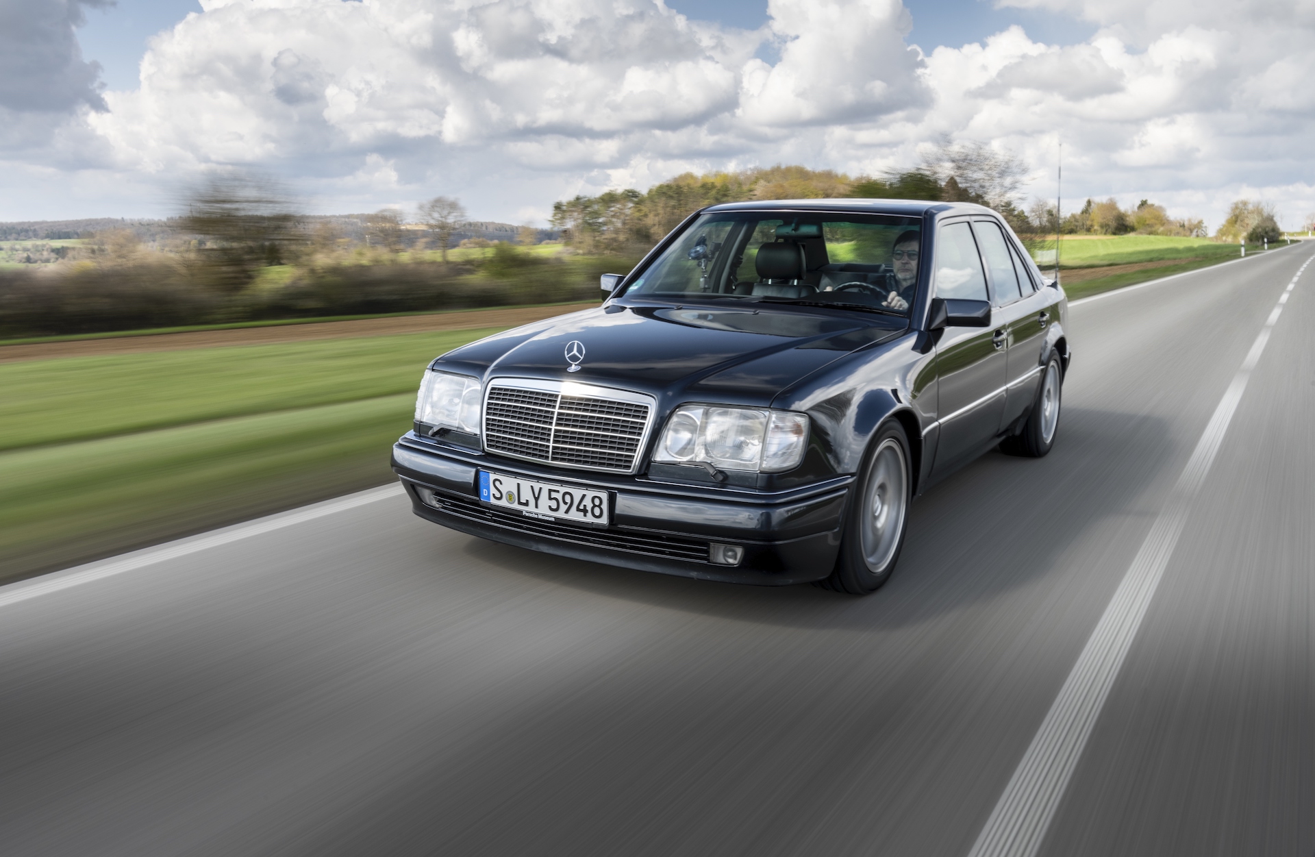 It is the thirtieth anniversary of the five hundred E, the Mercedes-Benz that Porsche constructed Auto Recent