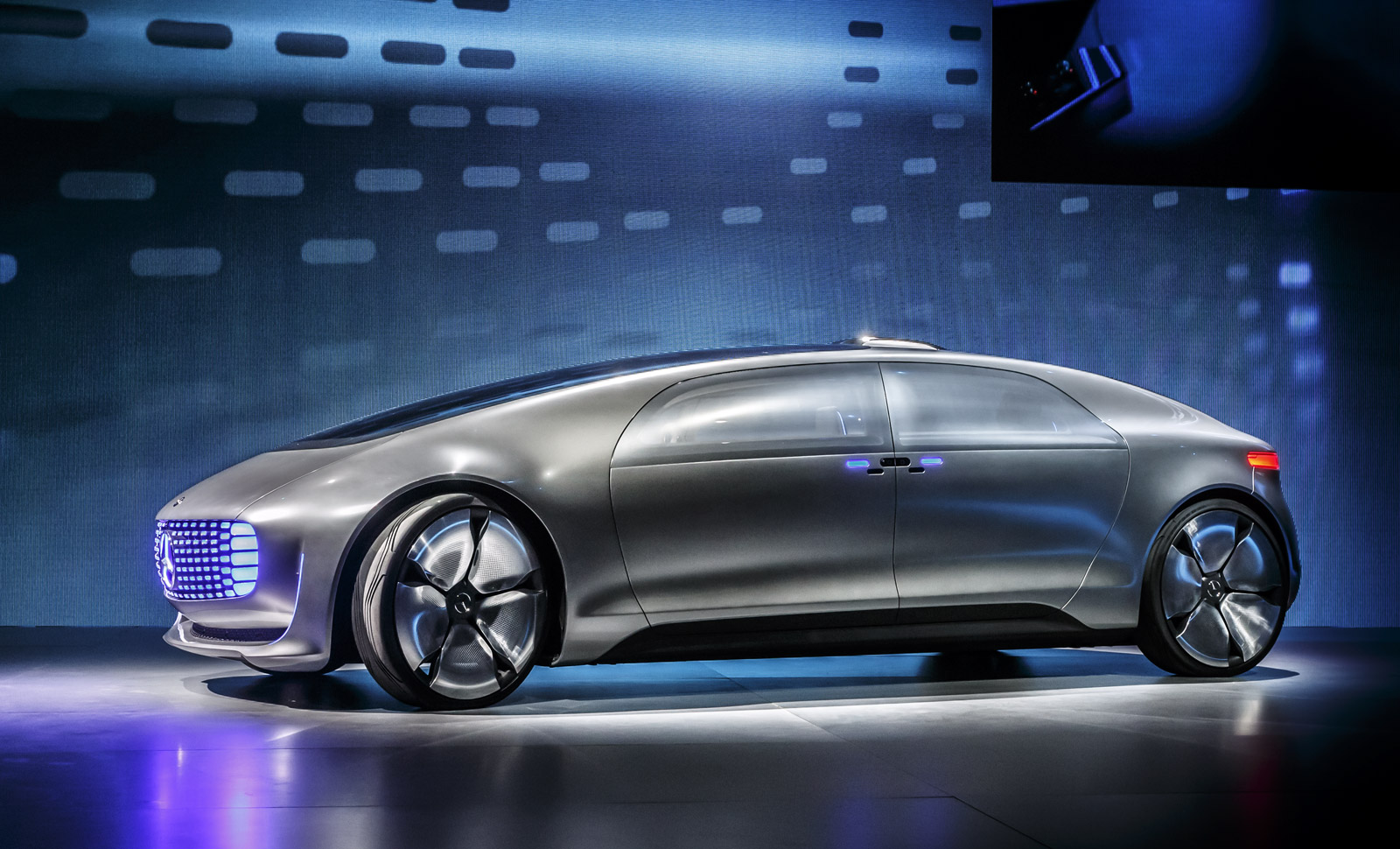 The Future Arrives Early With Mercedes Benz F015 Self Driving Car Concept