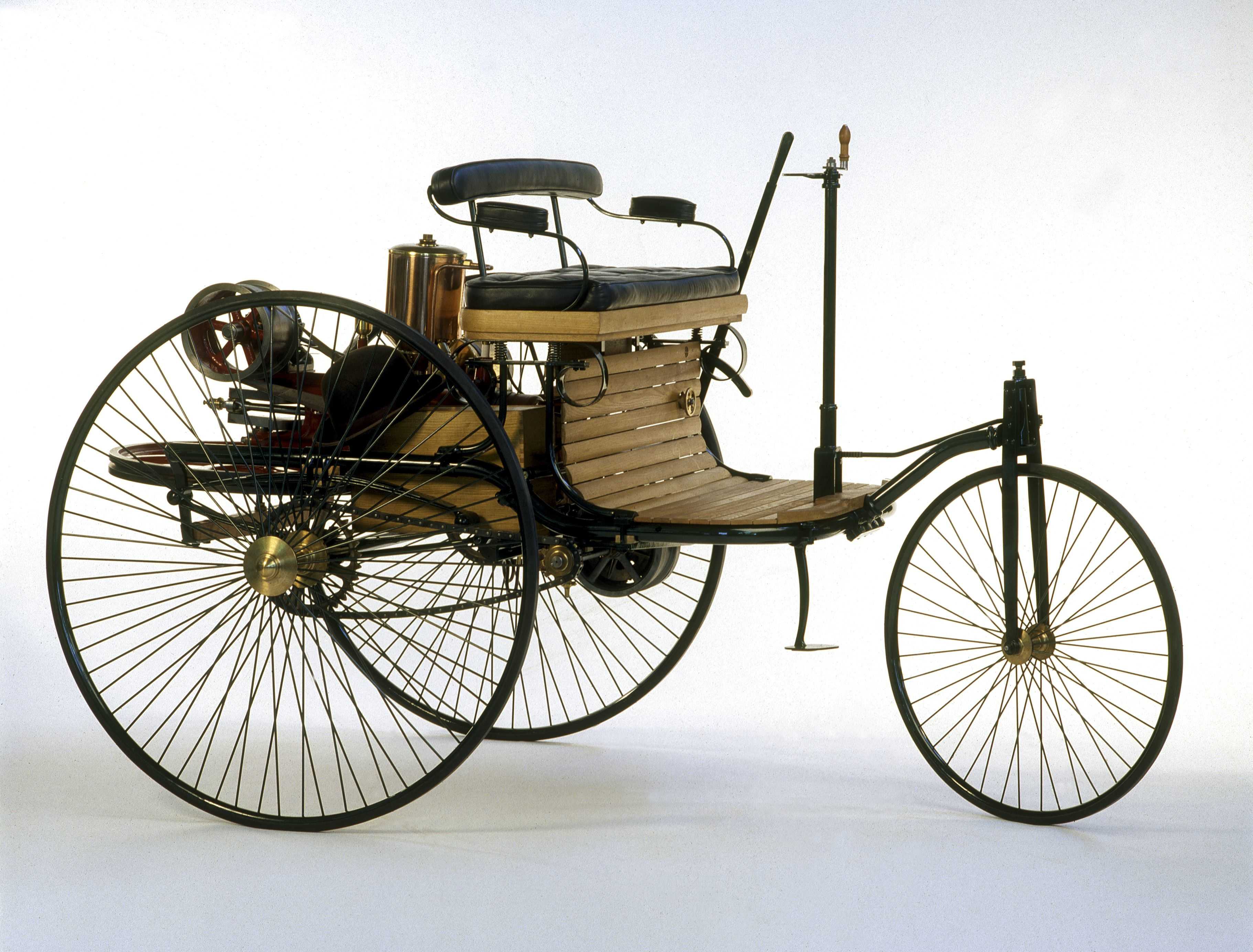 Первая машина название. Benz Patent-Motorwagen 1886 двигатель.