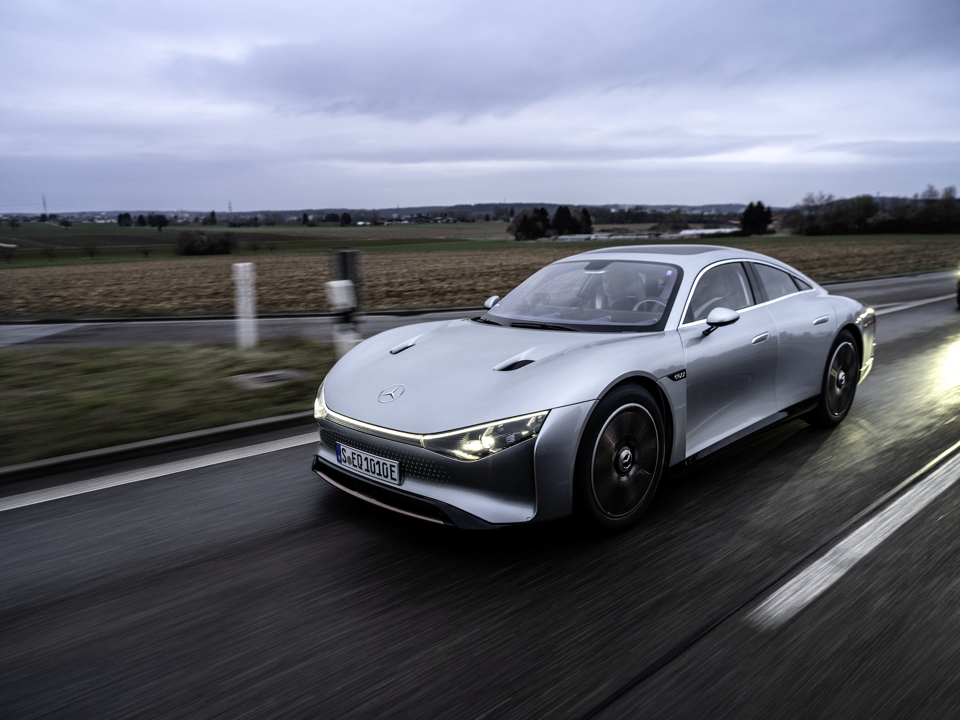 Mercedes-Benz Vision EQXX electric-car concept hits 1,008-km milestone