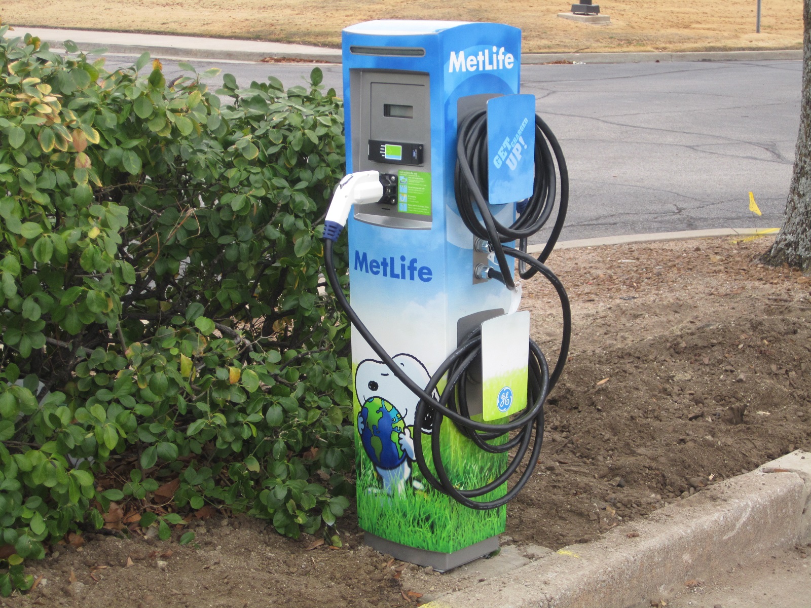 MetLife Free Charging At Work For Electric CarDriving Employees