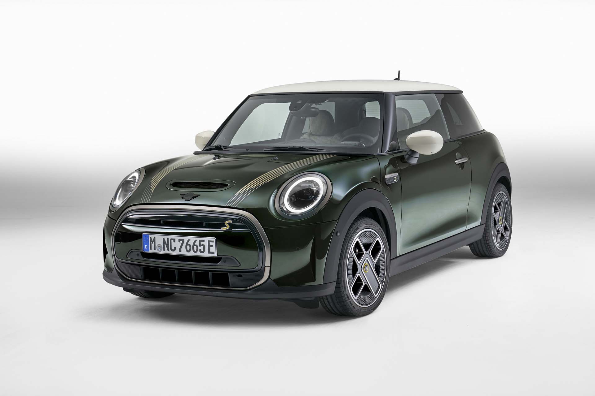 Mini wants to teach you how to drive a manual transmission