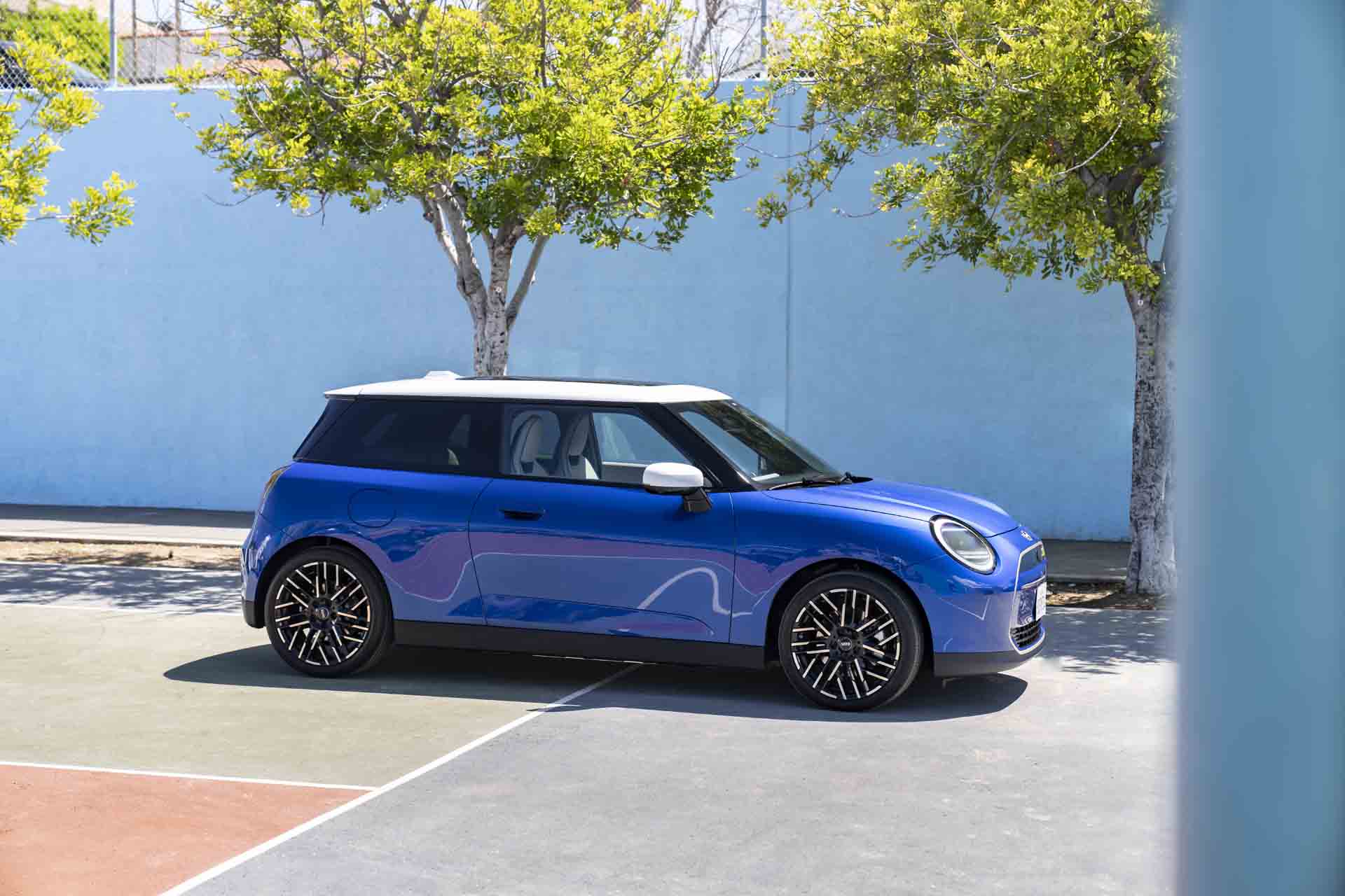 2025 Mini Cooper, 2024 BMW XM Label Red Today's Car News