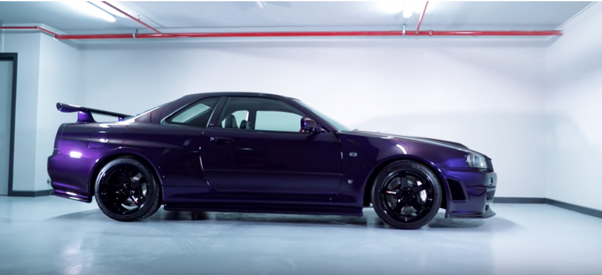 Be Spellbound By This R34 Nissan Skyline Gt R Z Tune Detail