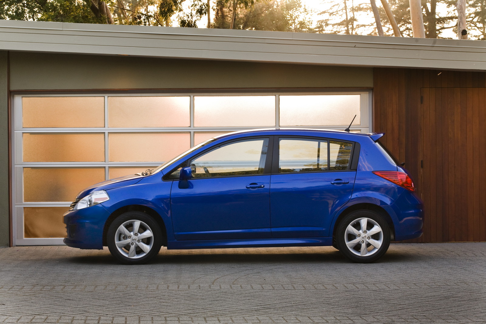 2010 Nissan Versa Review Ratings Specs Prices And Photos