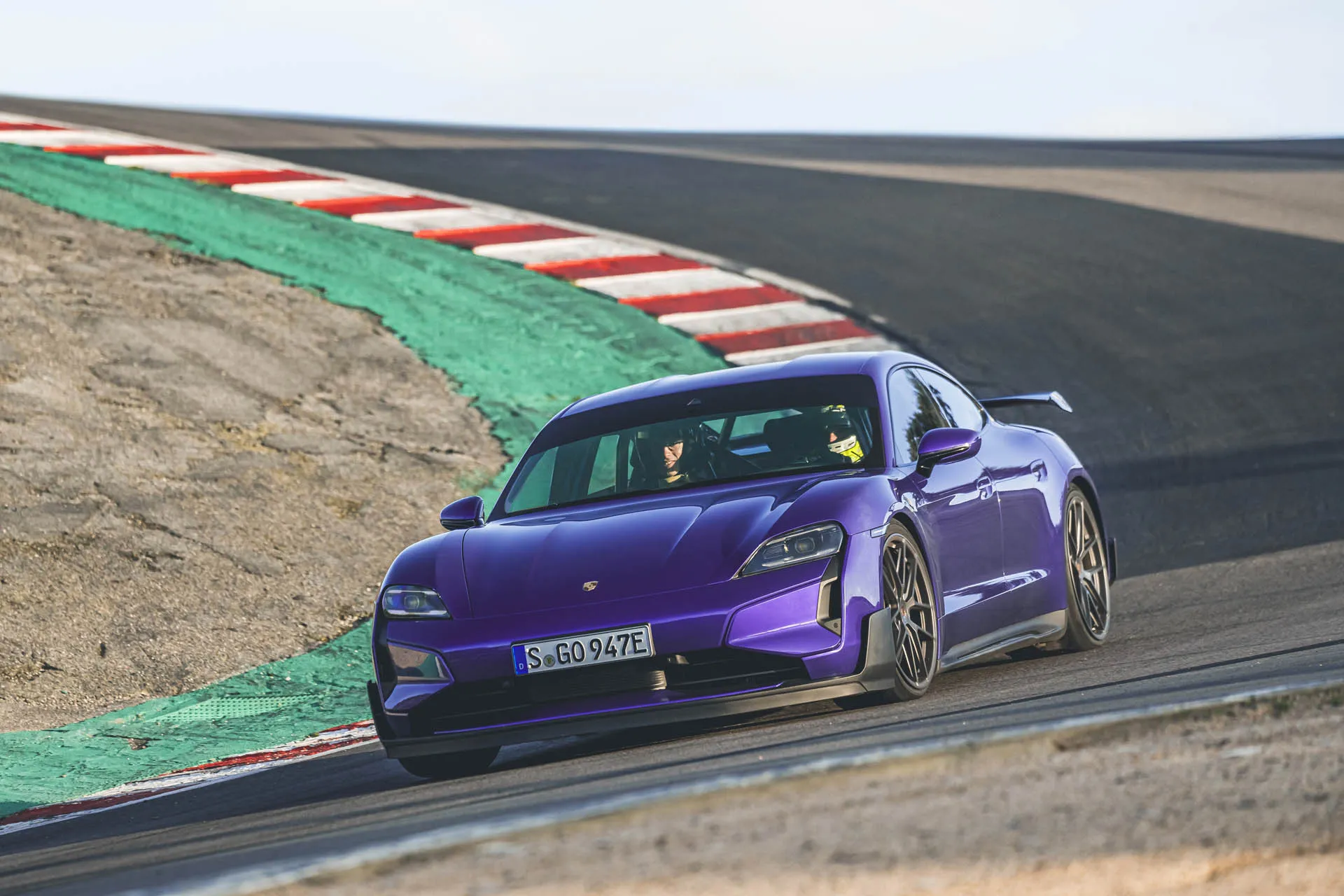 2025 Porsche Taycan Turbo GT debuts with up to 1,092 hp