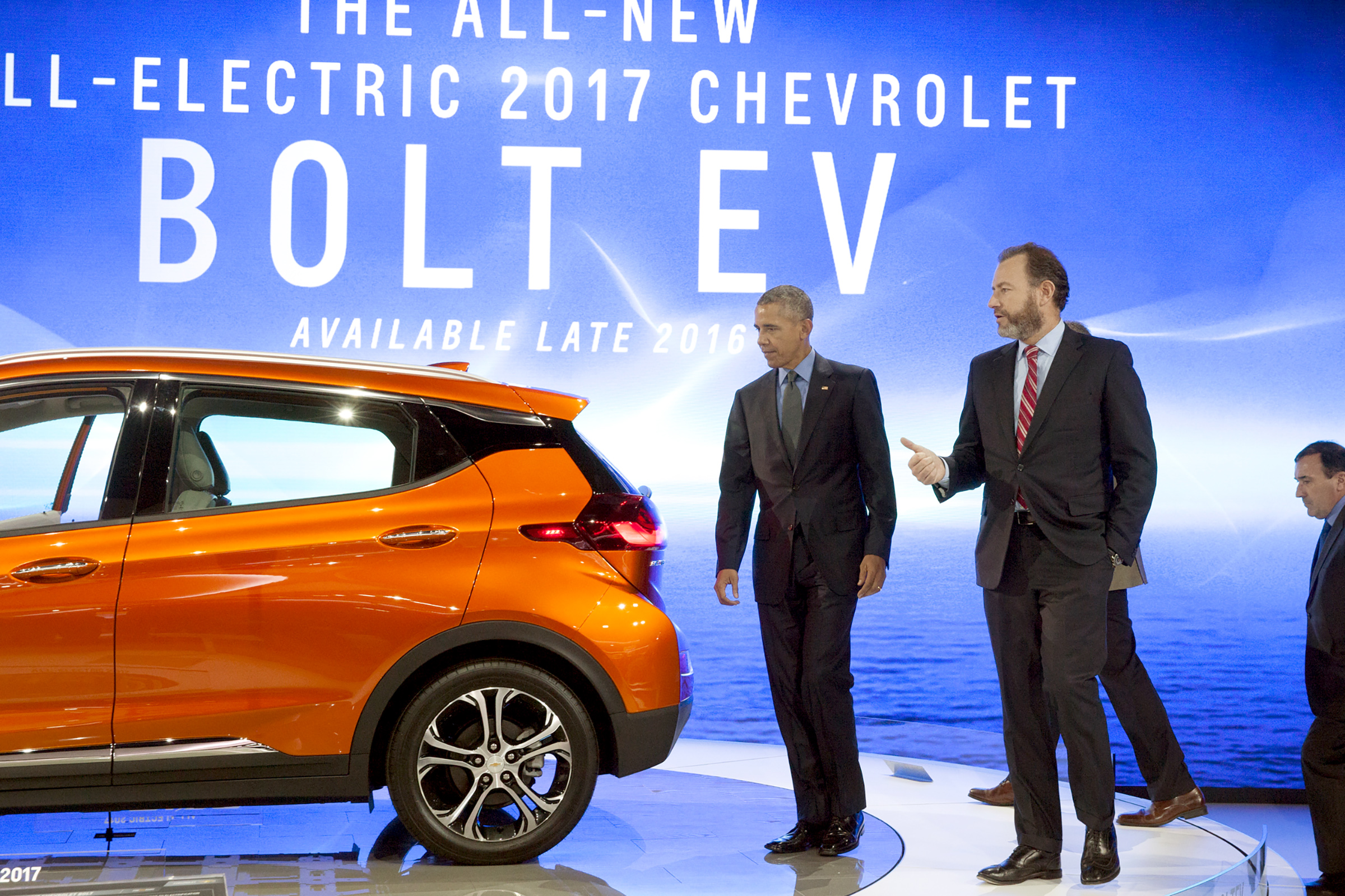 Obama Visits Detroit Auto Show, Checks Out Chevy Bolt EV Electric Car