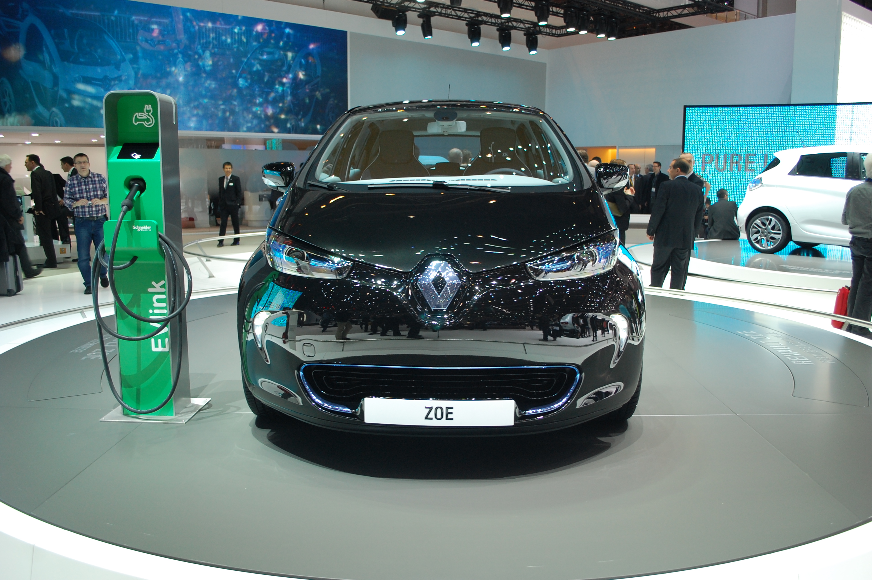 2013 Renault Zoe: A Stylish, Normal Complement To The 