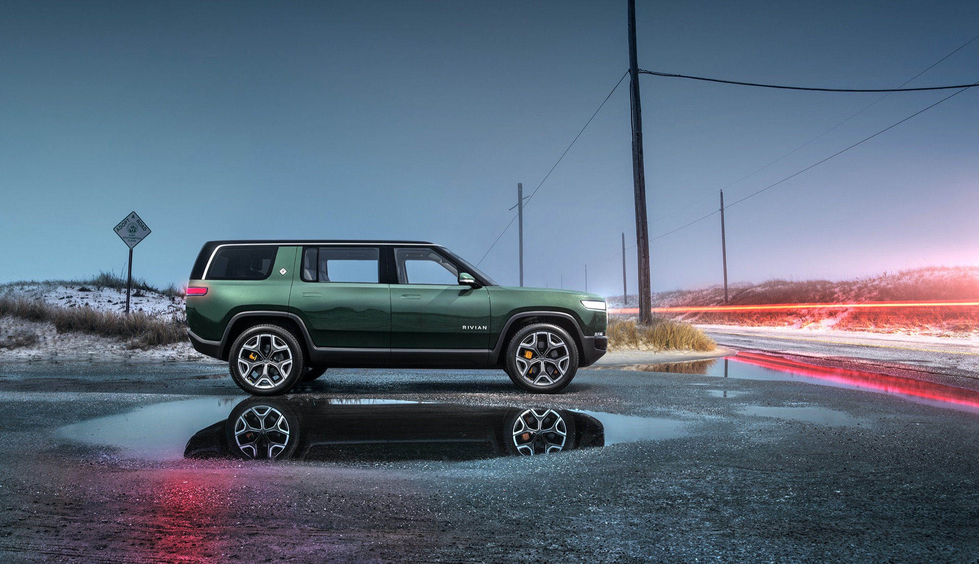 Rivian R1S SUV