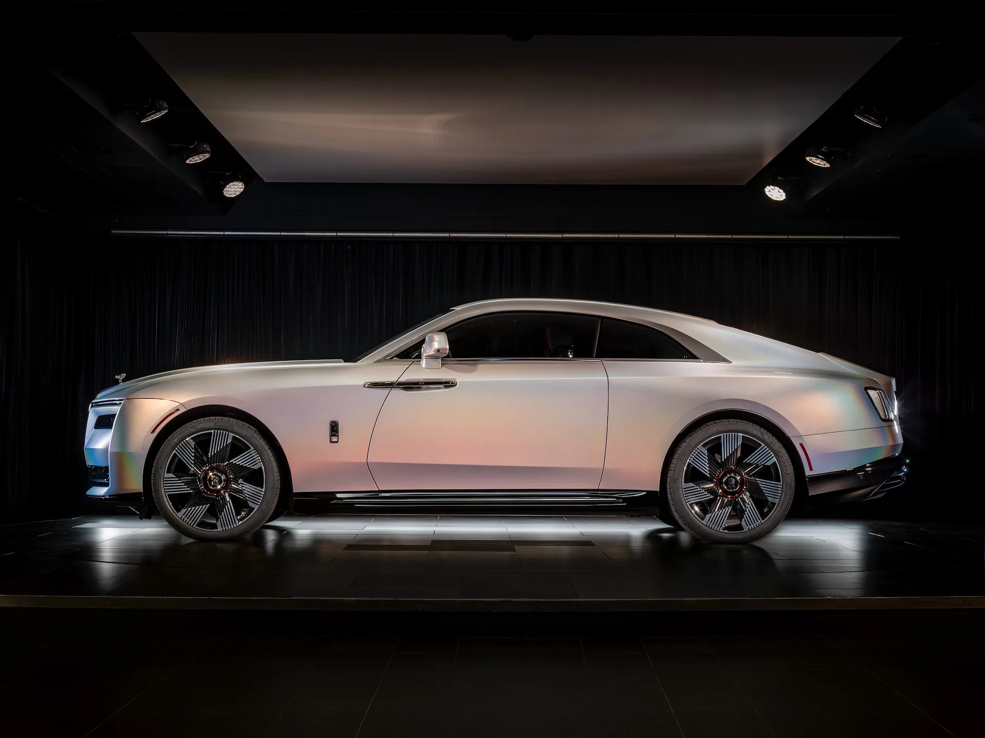 Rolls-Royce Spectre Lunaflair features color-shifting paint Auto Recent