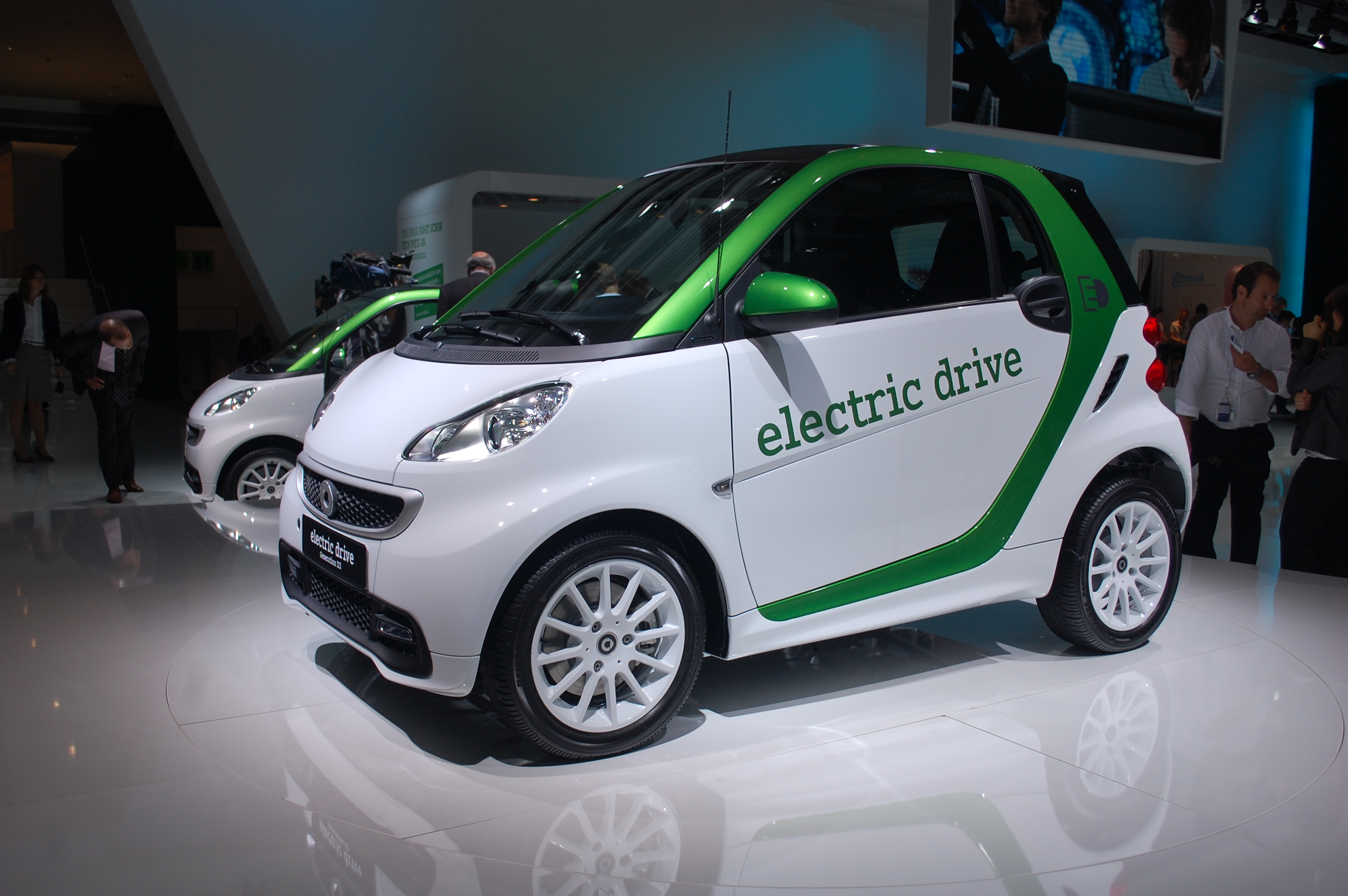 next generation 2012 smart fortwo electric car delayed
