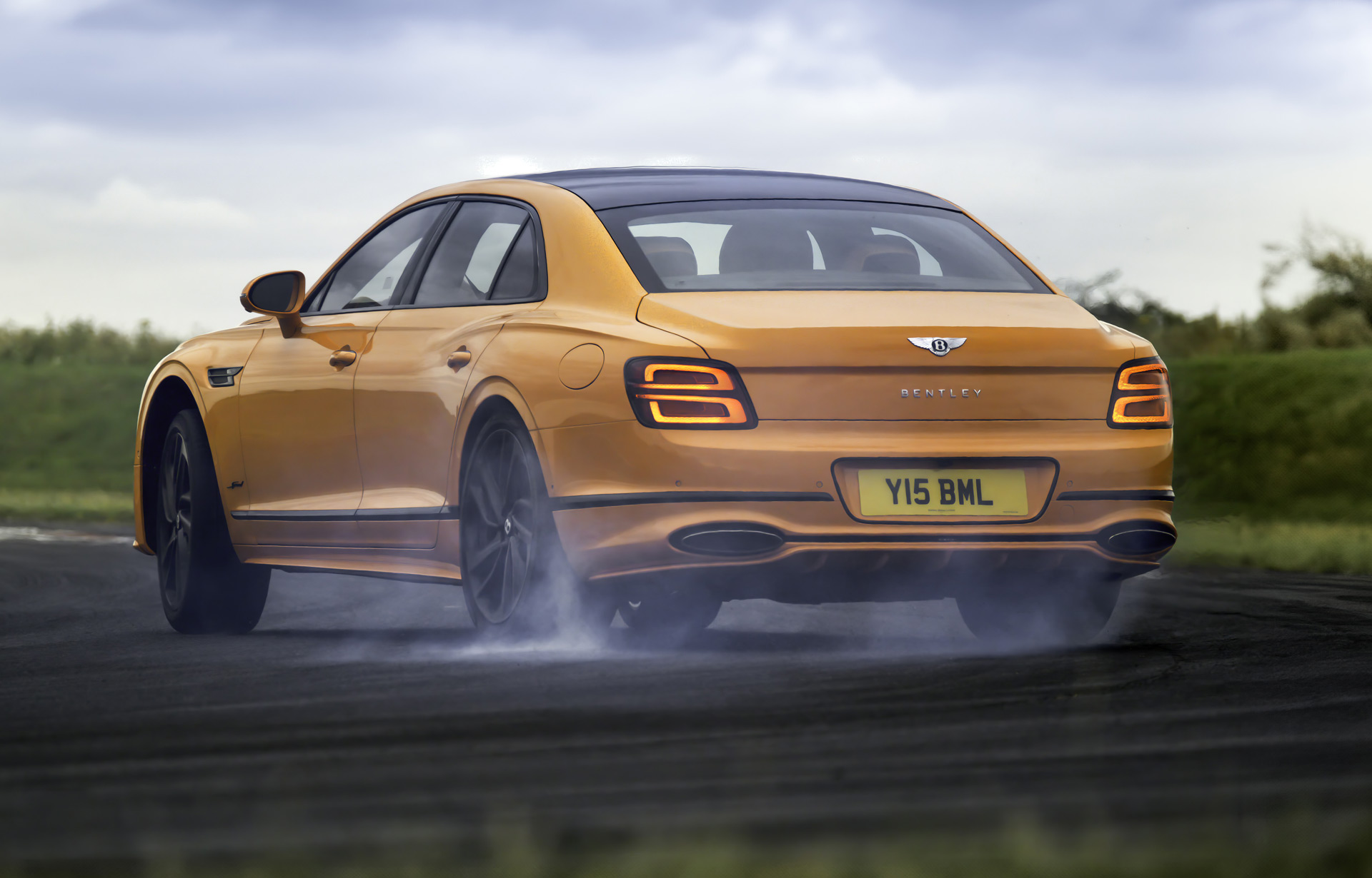 Updated Bentley Flying Spur Speed debuts Sept. 10 minus the W-12 Updated Bentley Flying Spur Speed debuts Sept. 10 minus the W-12