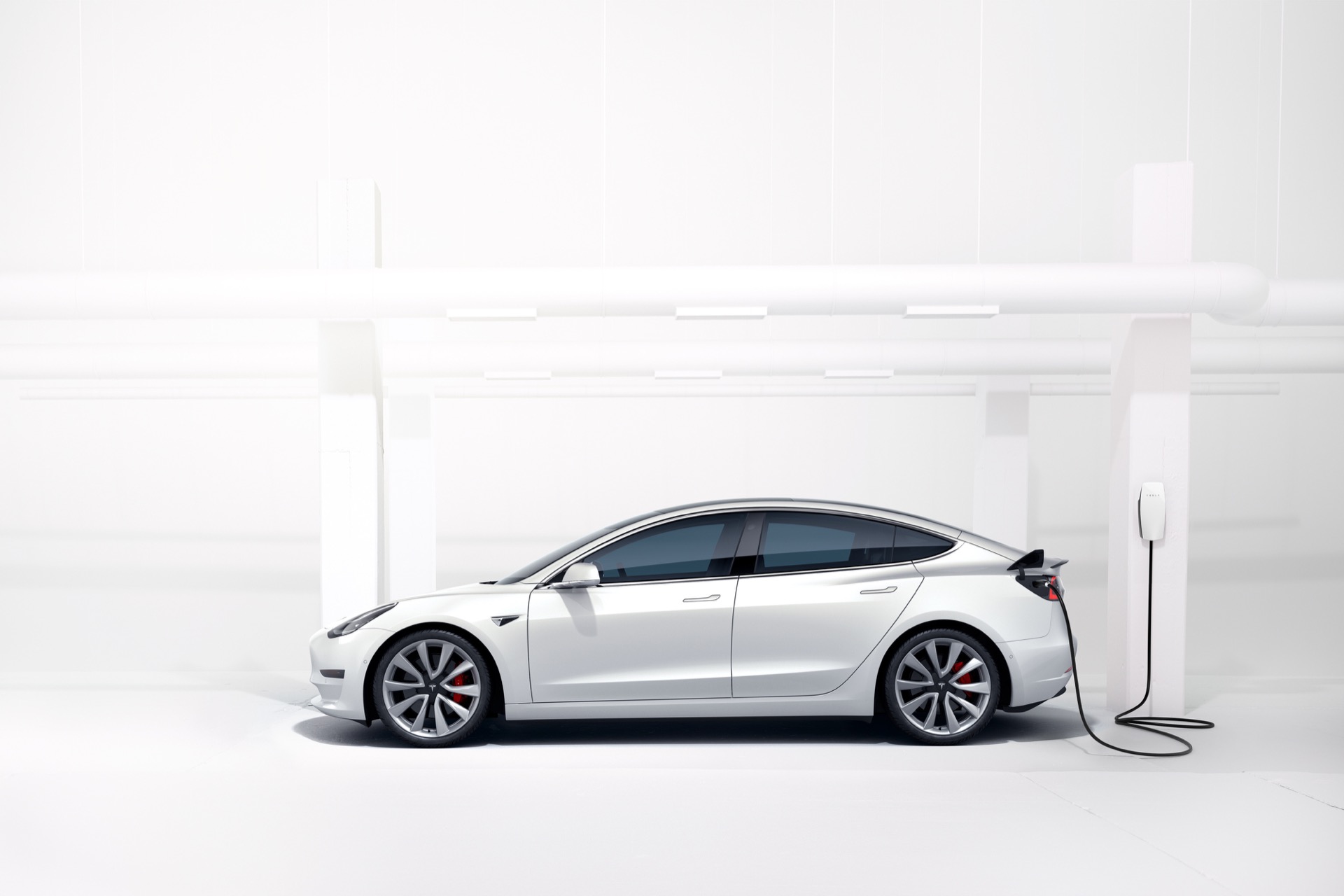 tesla-ups-its-low-cost-on-model-3-and-model-y-to-7-500