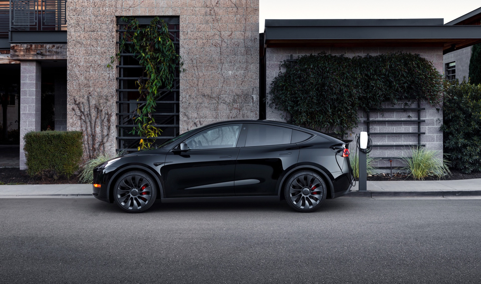 Tesla Model Y "likely" won't retain full EV tax credit in 2024