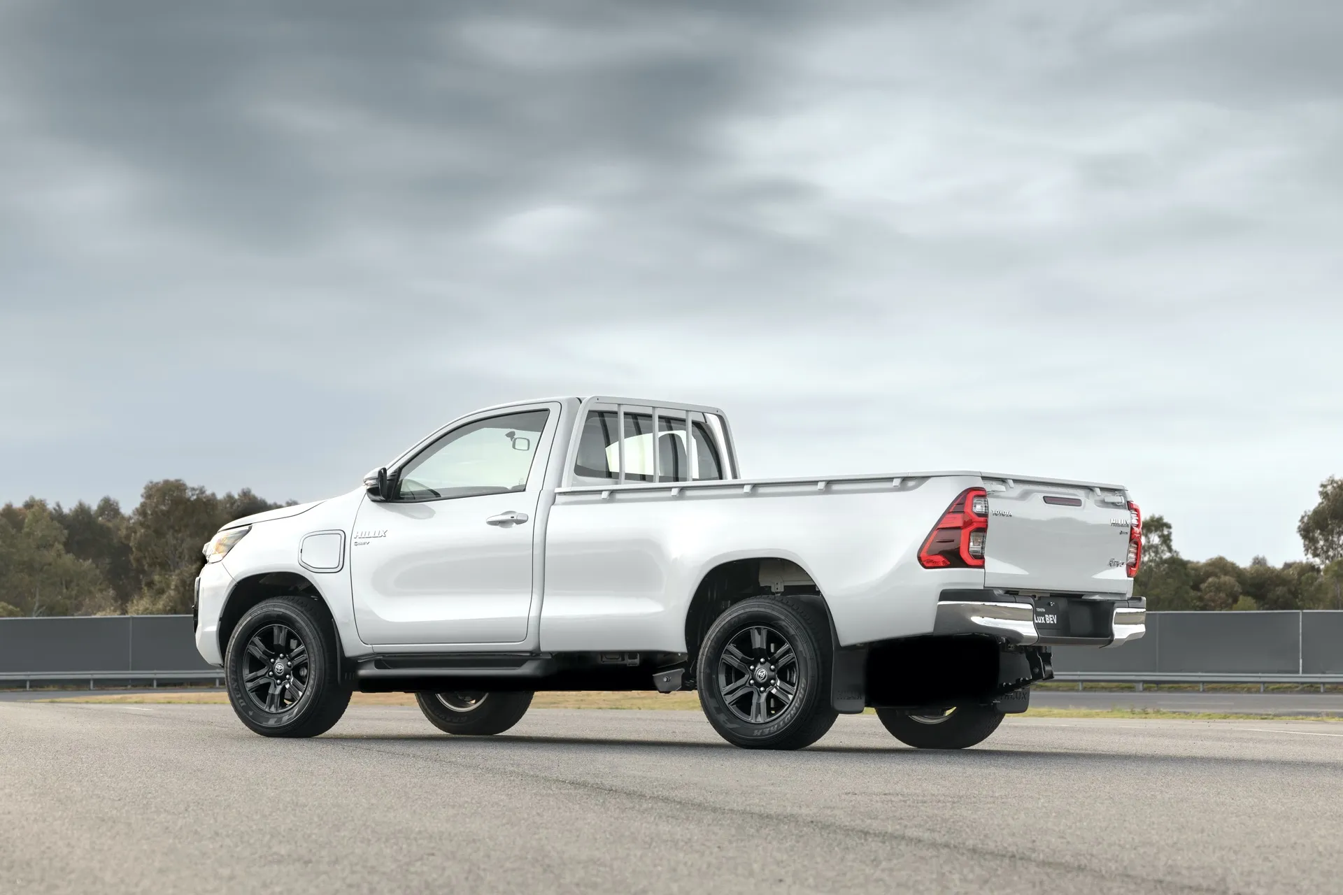 Toyota electric truck, last gas-powered Quadrifoglios: Car News Headlines