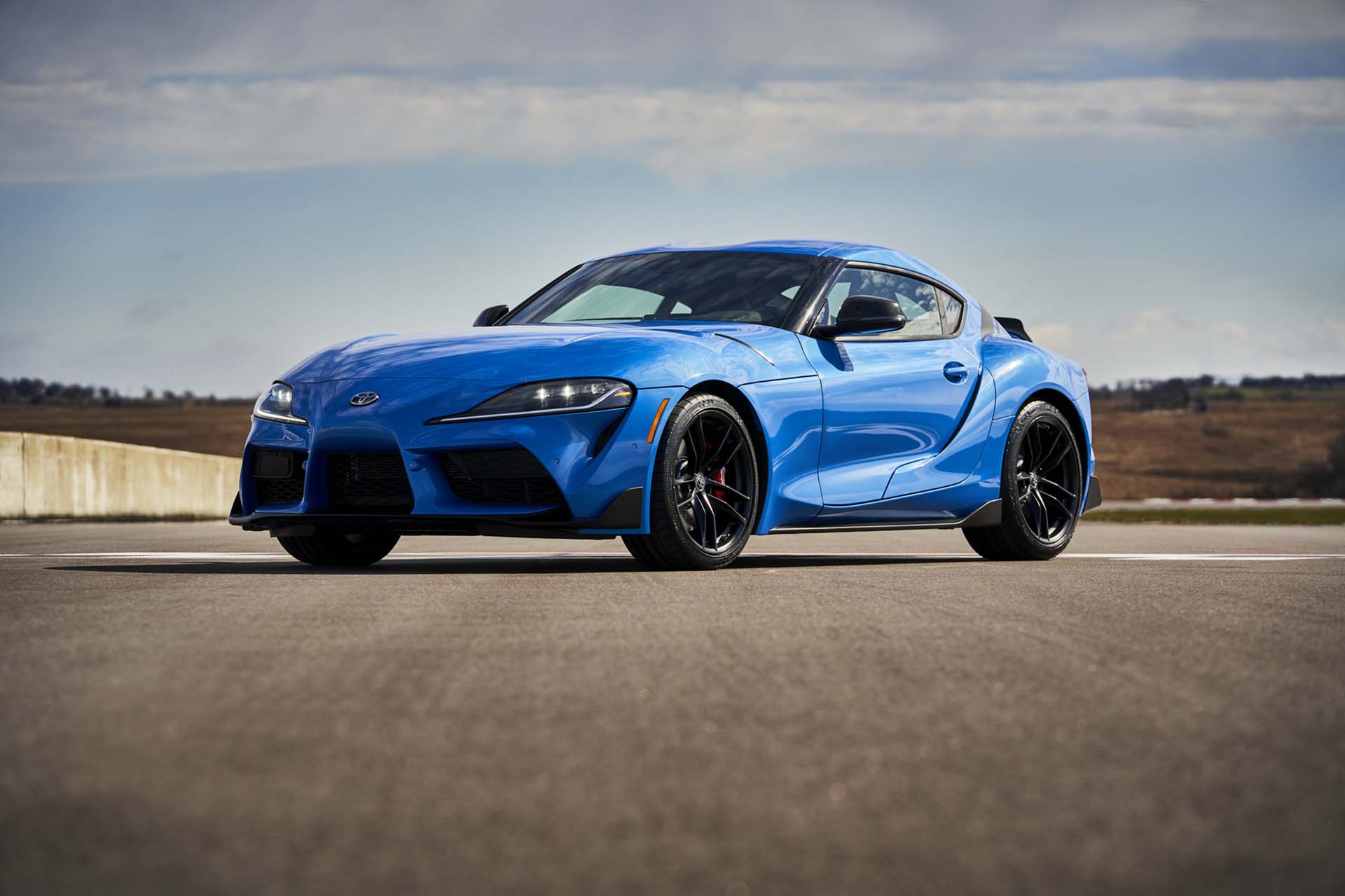 history-of-the-toyota-supra-from-fancy-celica-to-frenetic-sports-car