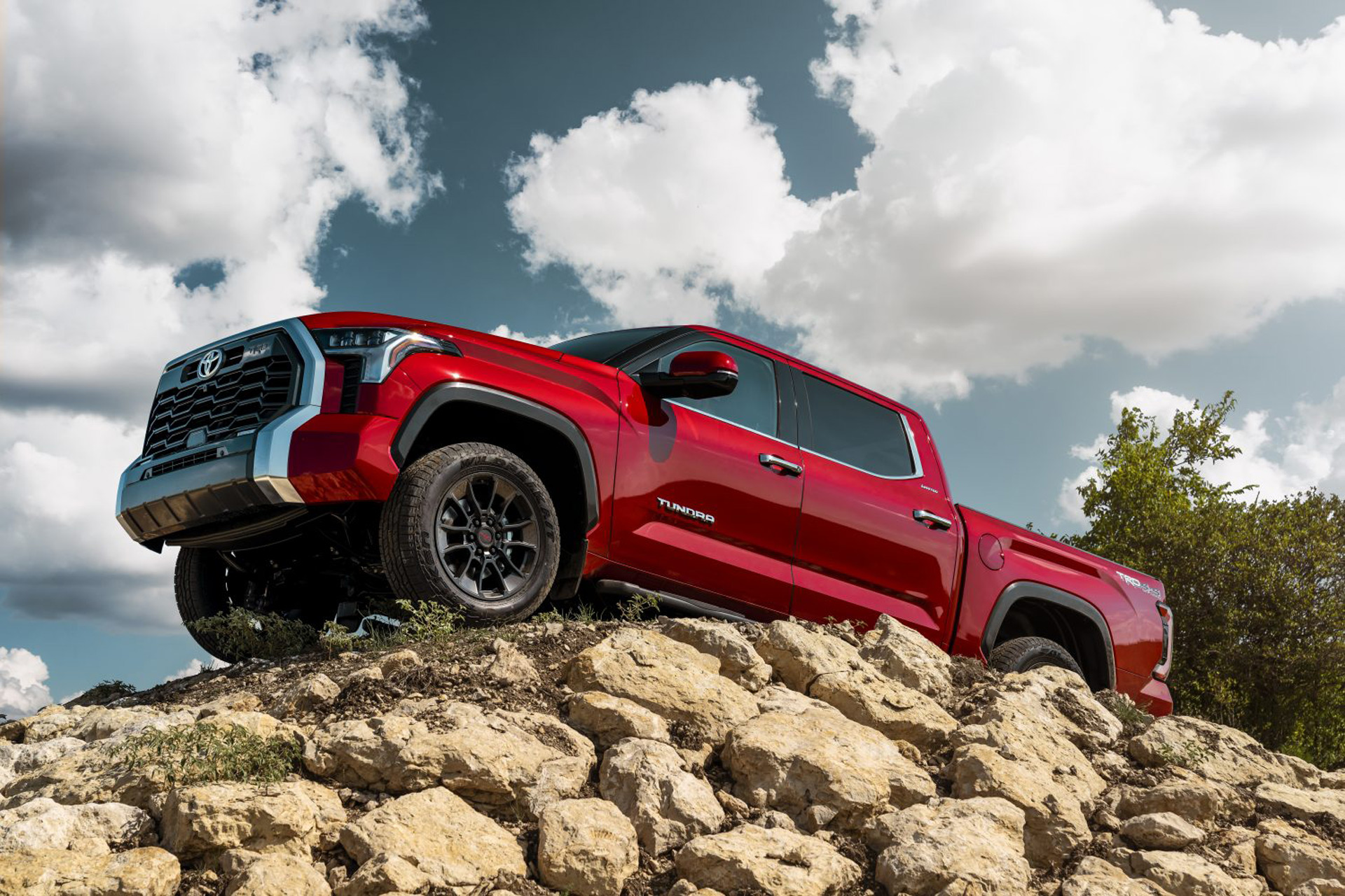 Toyota recalls 280,000 Tundra, Sequoia, LX600 models