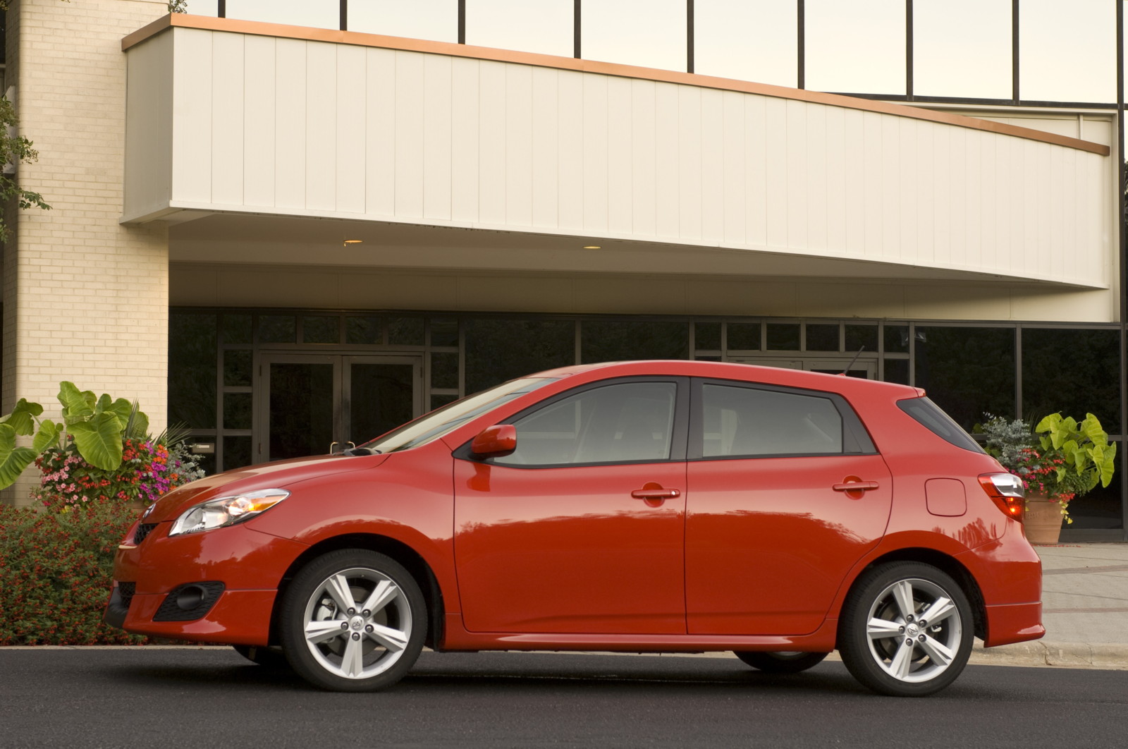 2010 Toyota Matrix Review Ratings Specs Prices And