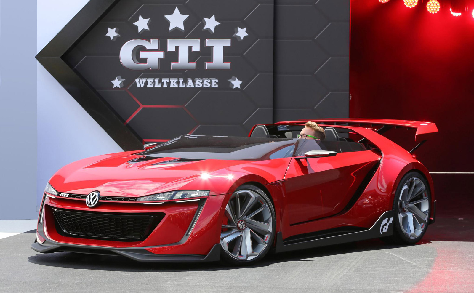 VW Bringing Golf R 400 And GTI Roadster Concepts To L.A.