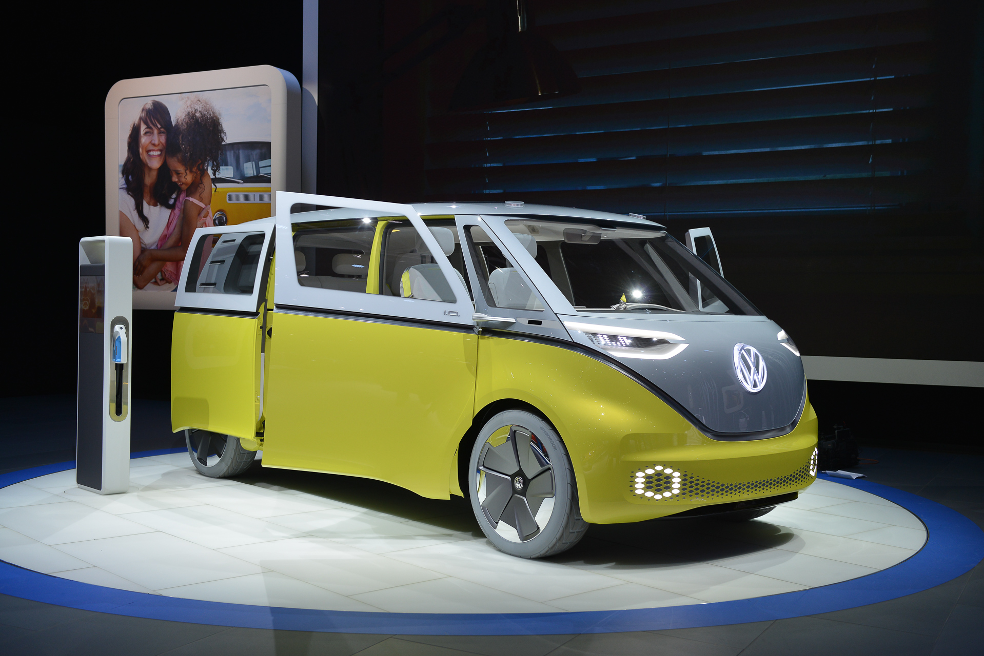 vw minivan electric