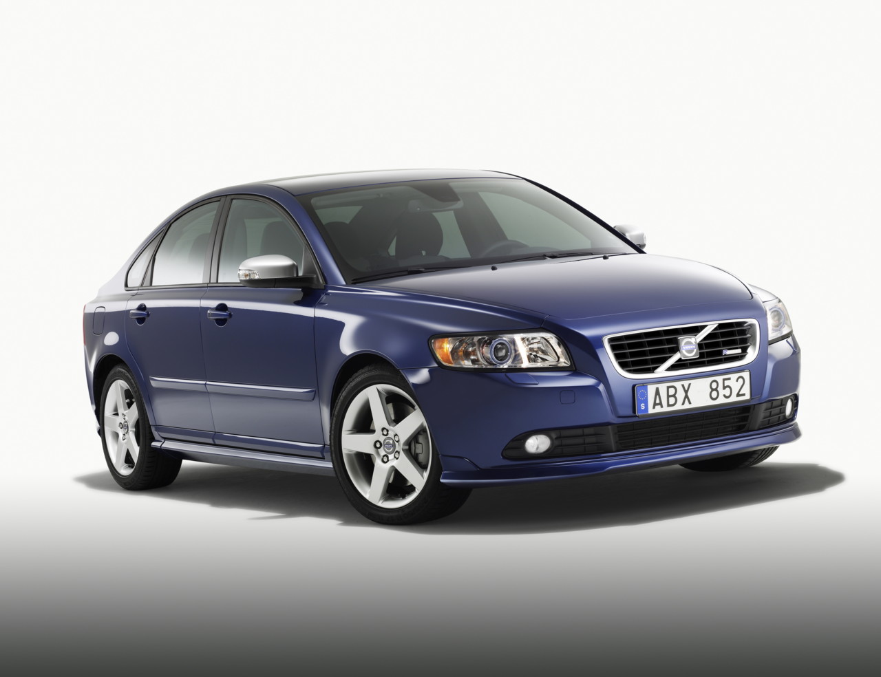 Volvo s40 количество фреона