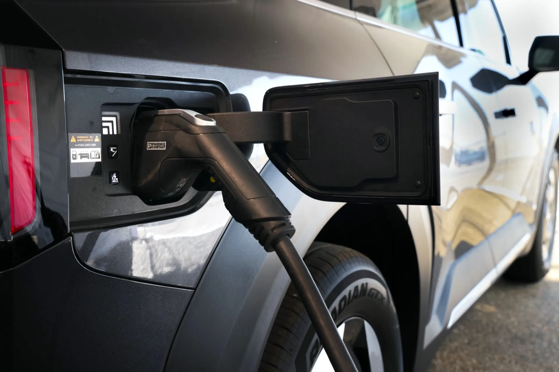 Webasto Charging Systems Joins Kia's Electric Revolution with Webasto Go  Dual-Voltage Charger for All-New 2024 Kia EV9