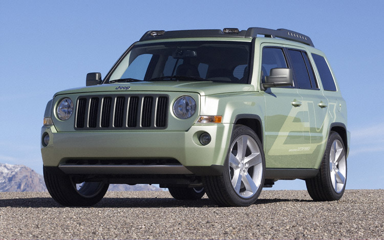 112_0901_09zjeep_patriot_evfront_view 112_0901_09zjeep_patriot_evfront_view