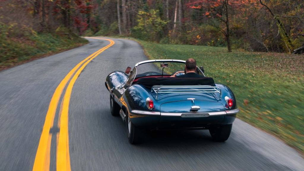 1957 Jaguar XKSS (foto via RM Sotheby's)